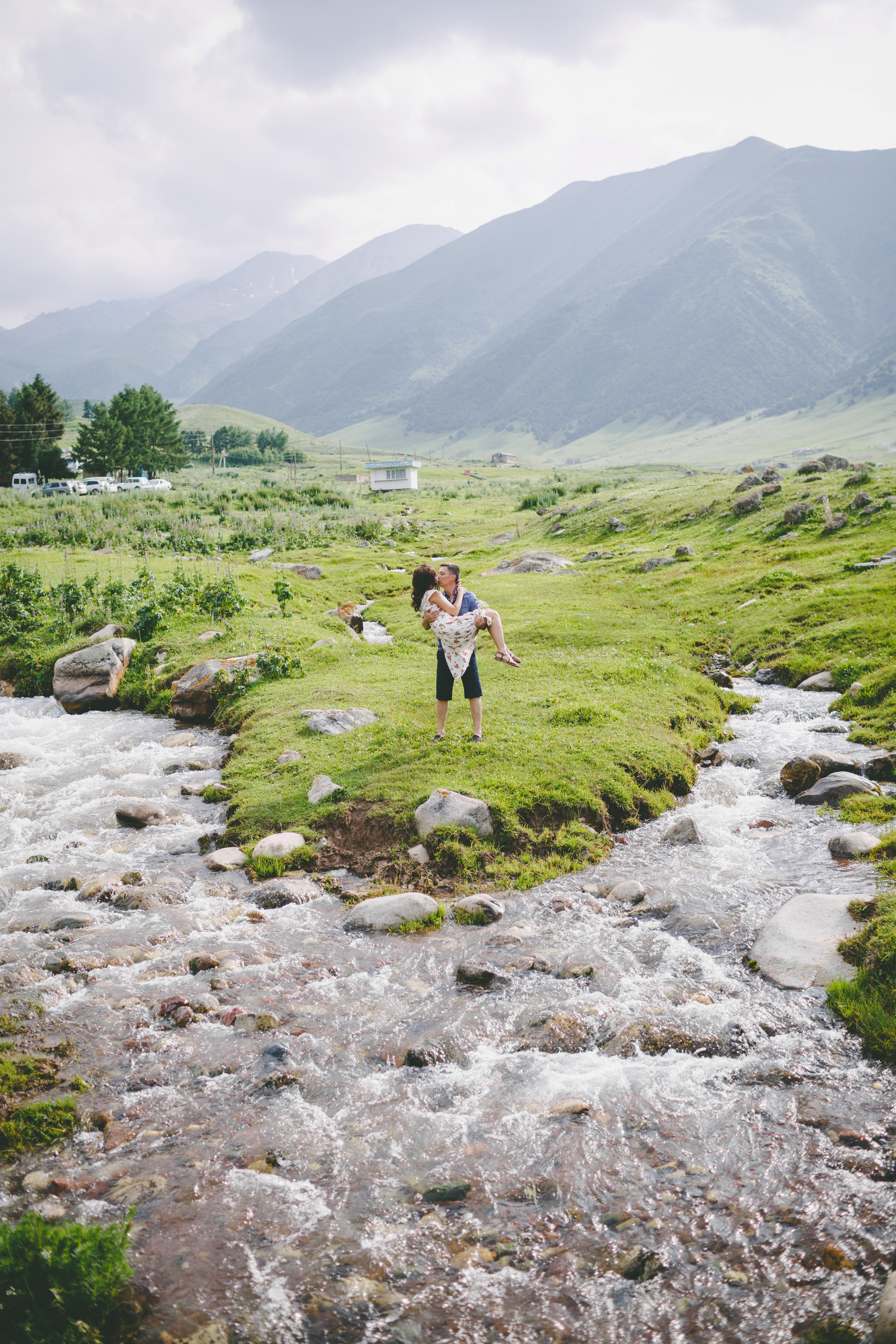 Фотосъемка для двоих в ущелье Чункурчак. Фотограф в Бишкеке Оксана Шувалова