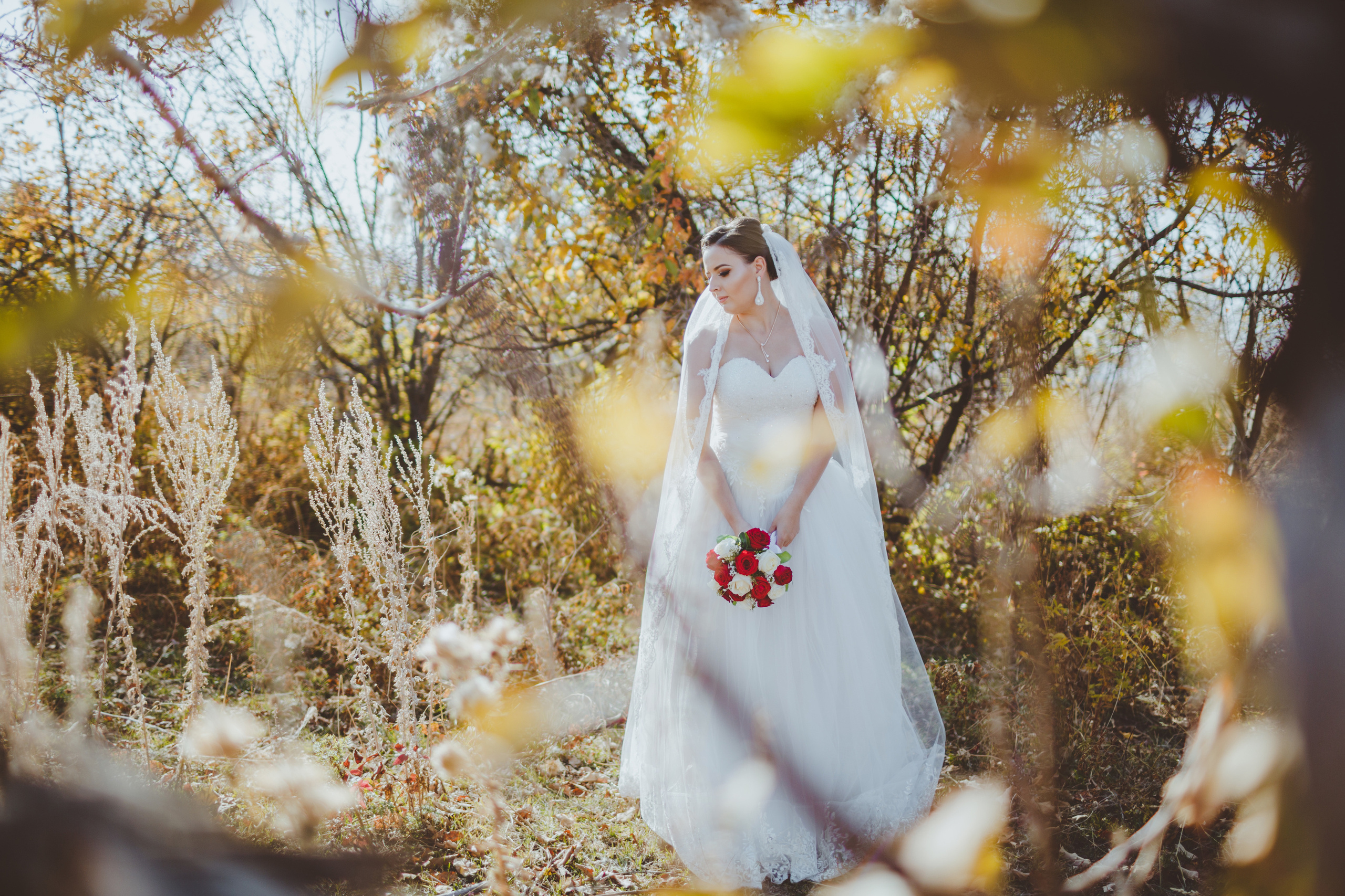 Свадебная фотосессия в яблоневом саду рядом с городом Бишкек. Фотограф в Бишкеке Оксана Шувалова