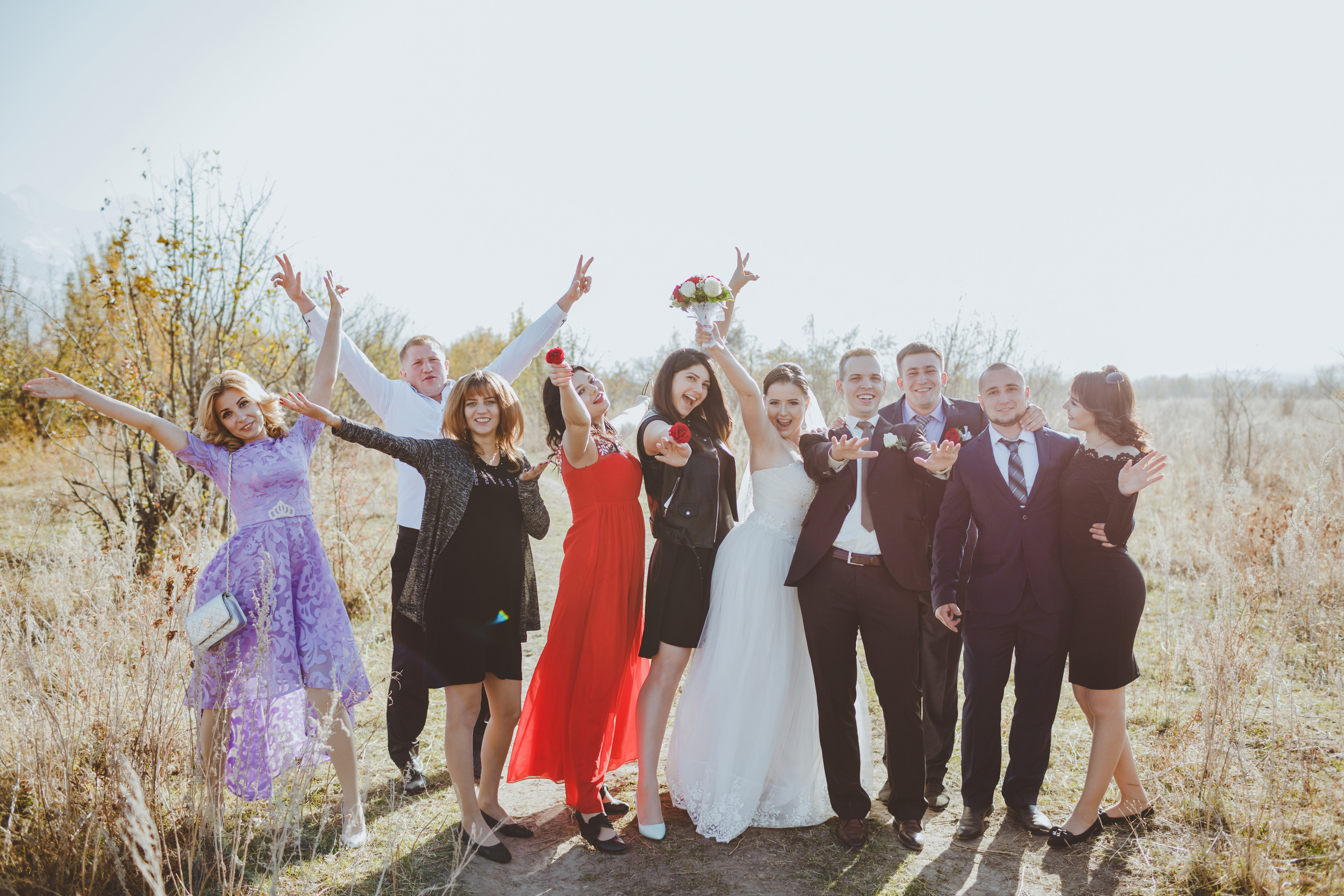 Свадебная фотосессия в яблоневом саду рядом с городом Бишкек. Фотограф в Бишкеке Оксана Шувалова