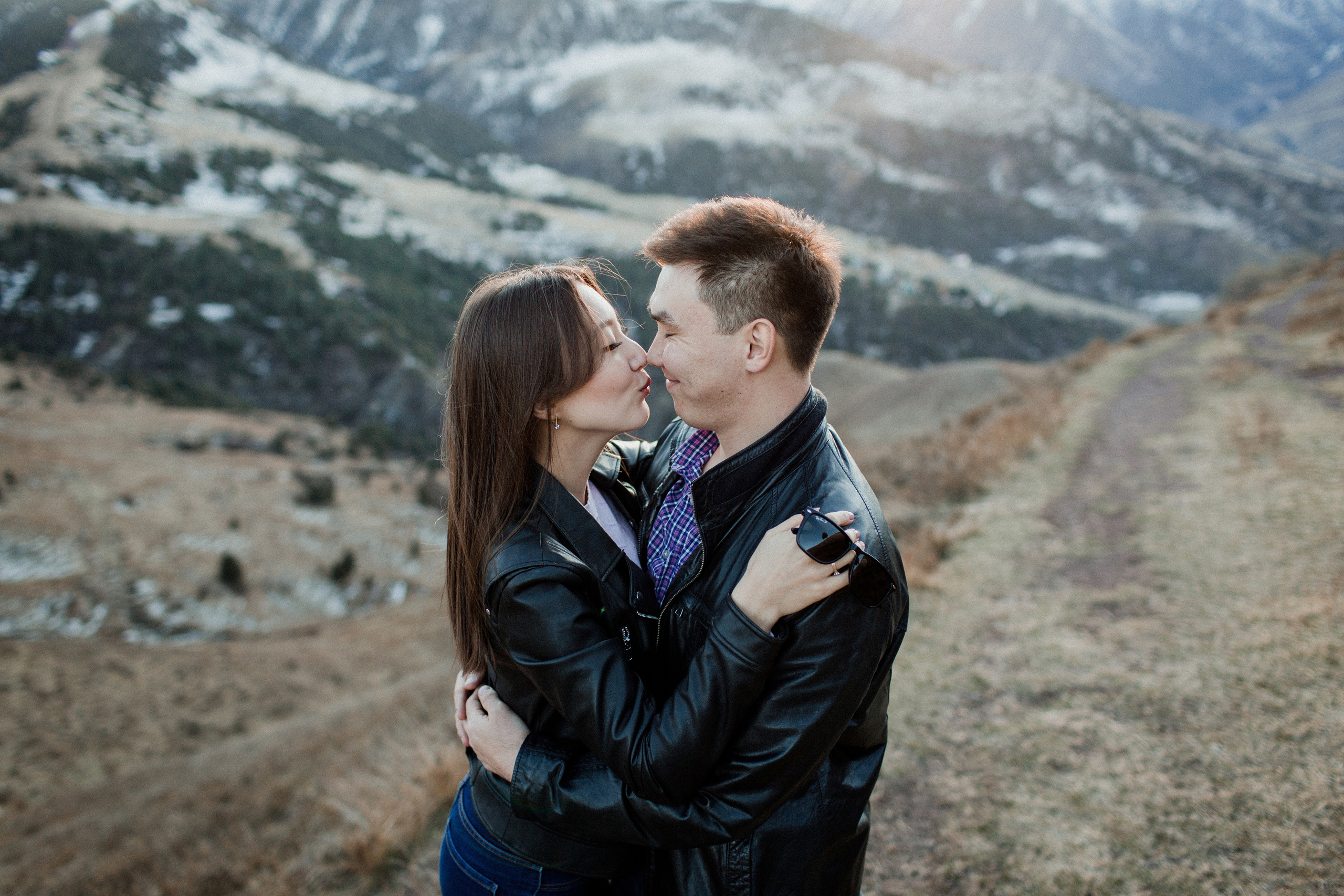 Фотосессия для двоих в ущелье Чункурчак. Фотограф в Бишкеке Оксана Шувалова