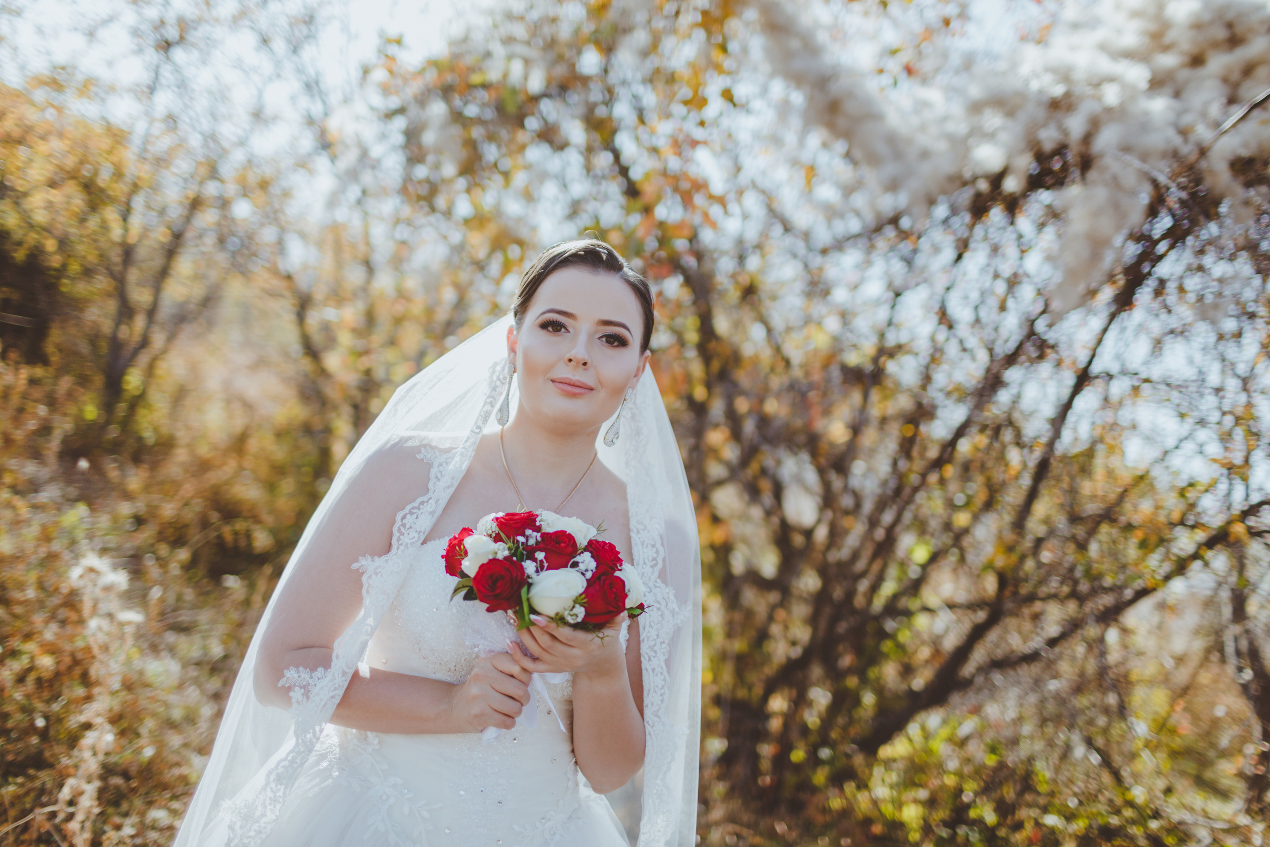 Свадебная фотосессия в яблоневом саду рядом с городом Бишкек. Фотограф в Бишкеке Оксана Шувалова