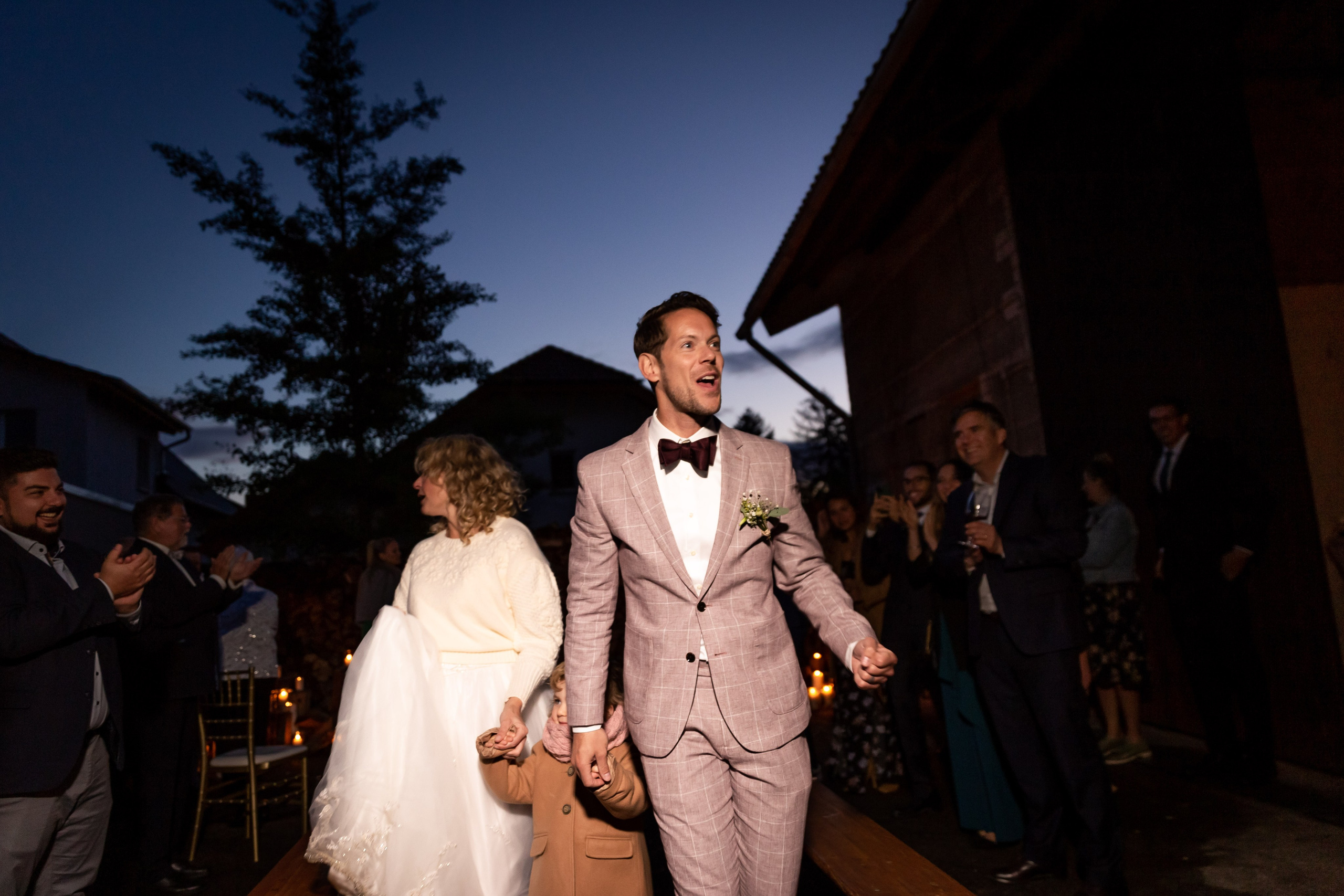 Wedding photographer Düsseldorf – elegant couple in Medienhafen