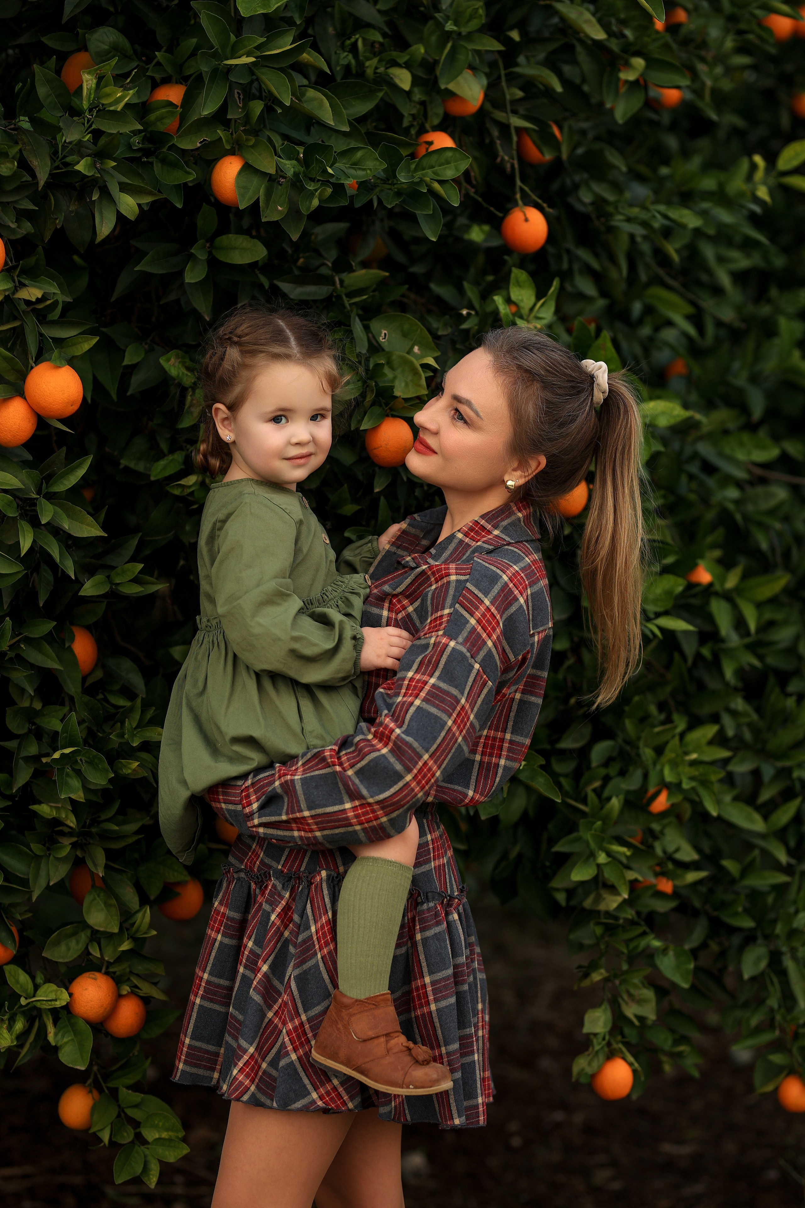 Photoshooting in orange garden. Photographer in Turkey, Antalya, Kemer, Belek, Side, Kas, Fethiye