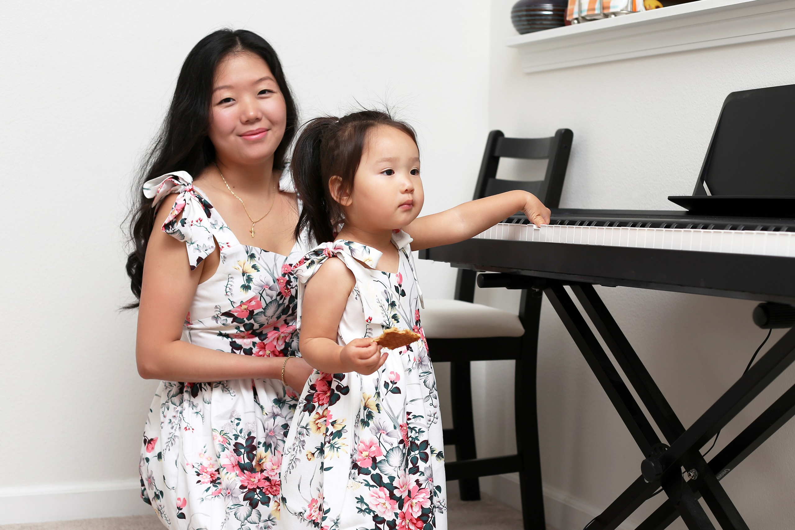 STUDIO Photoshoot. YuAnna studio. Family & Kids Photographer in Seattle area, located in