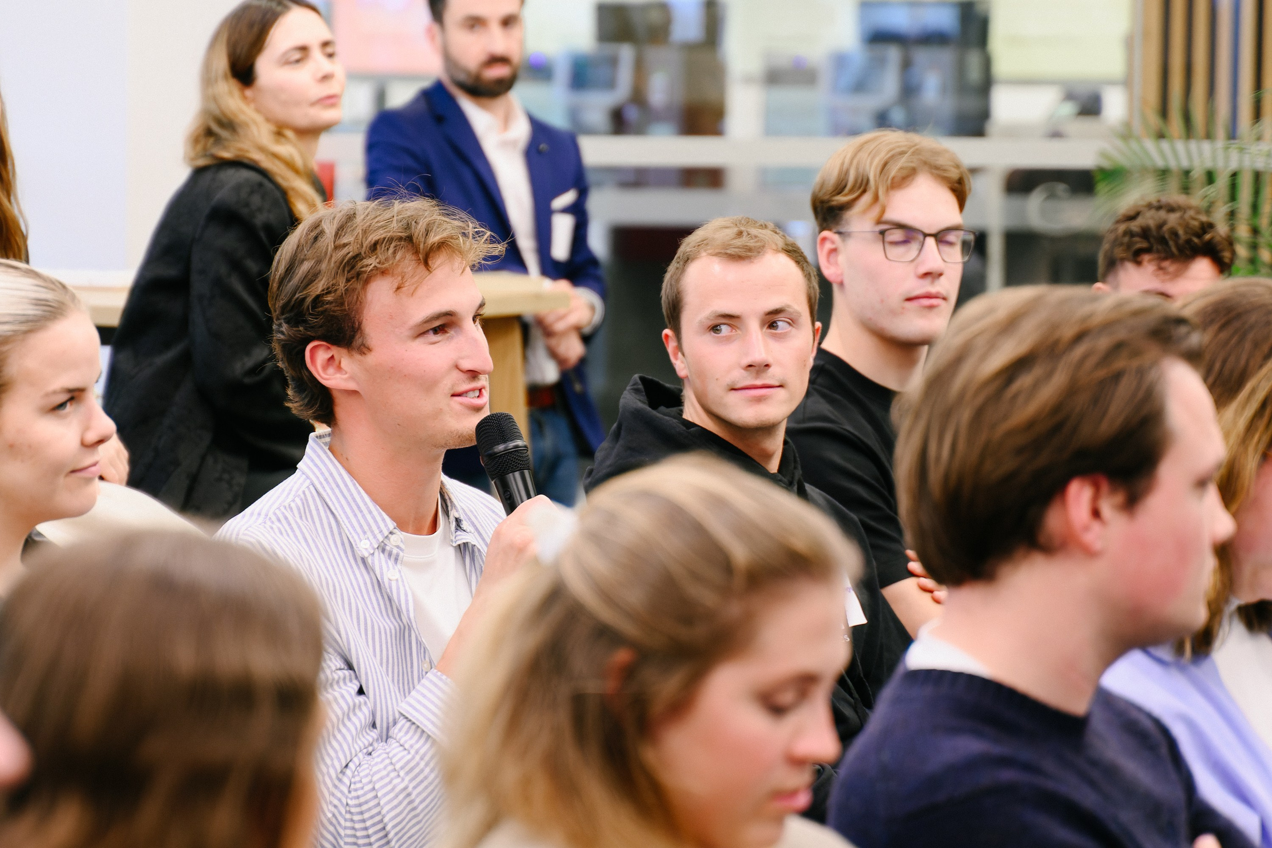 Pitch session. Photographer in Lisbon Elena Lialina