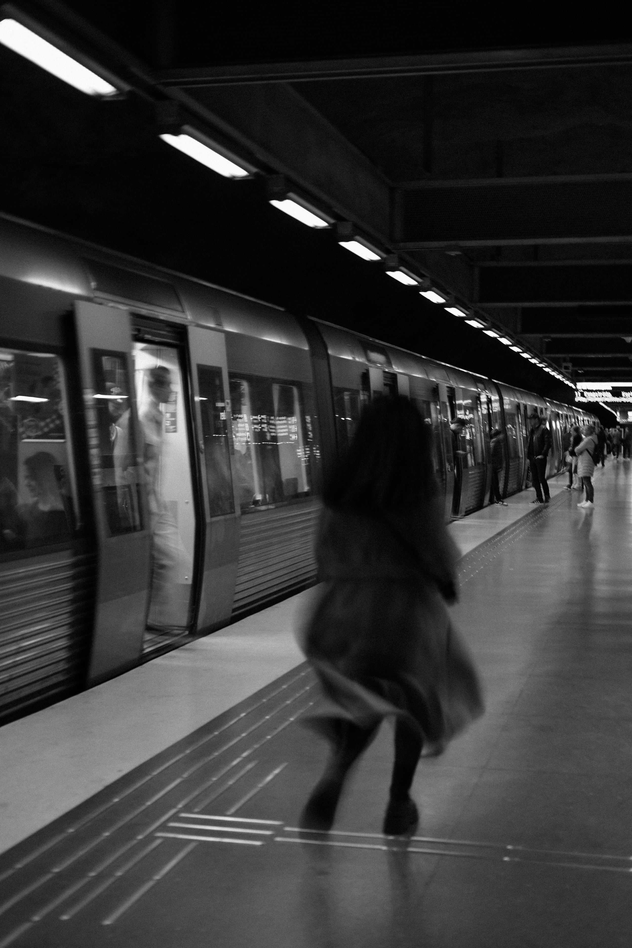 Cinematic urban portrait photo shoot, Stockholm photographer, фотограф в Стокгольме. Photographer in Stockholm