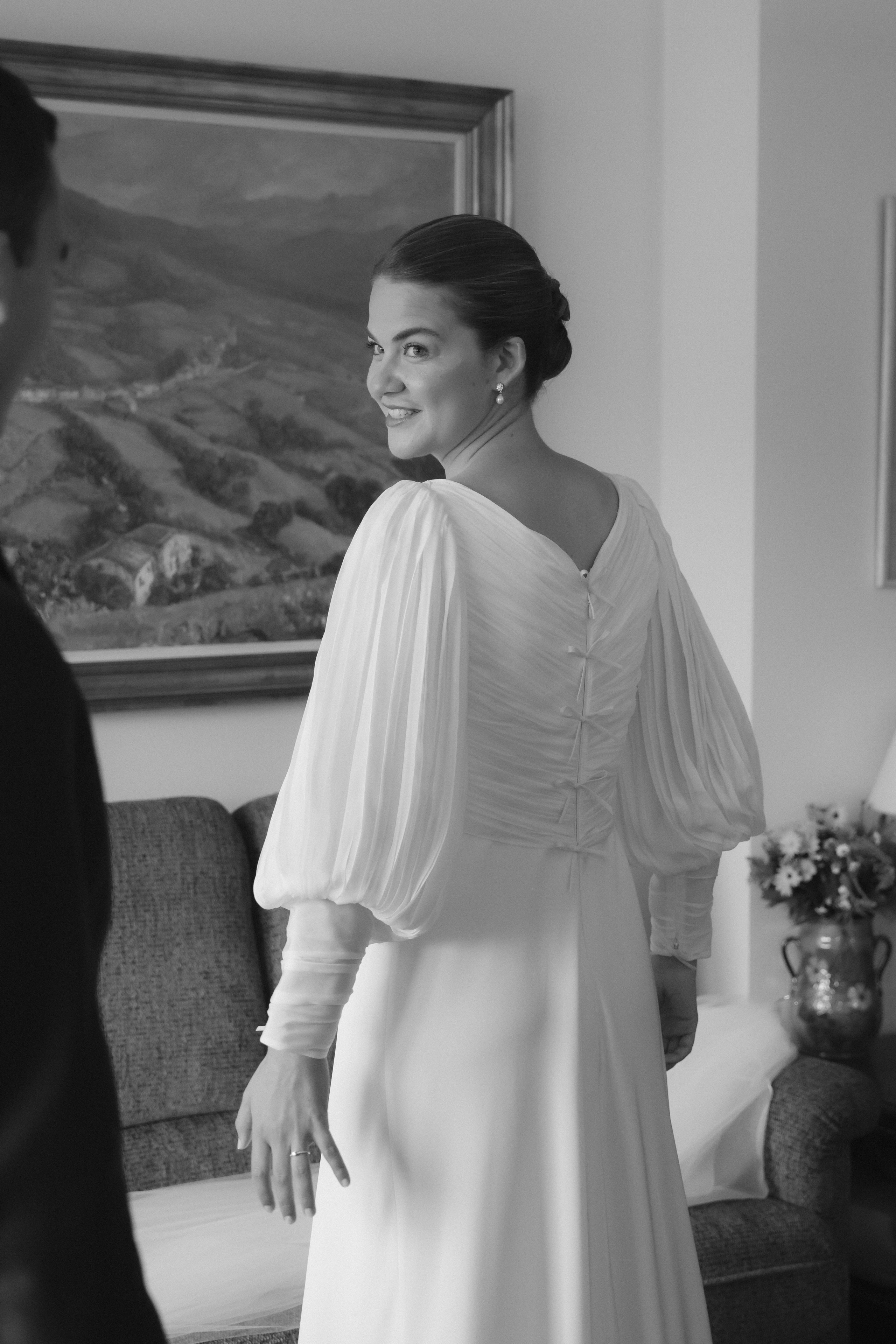 Elegancia y alegría familiar. Boda de Andrés y Lucía en San Sebastián. Holigood foto y video reportaje de bodas en San Sebastián y Europa