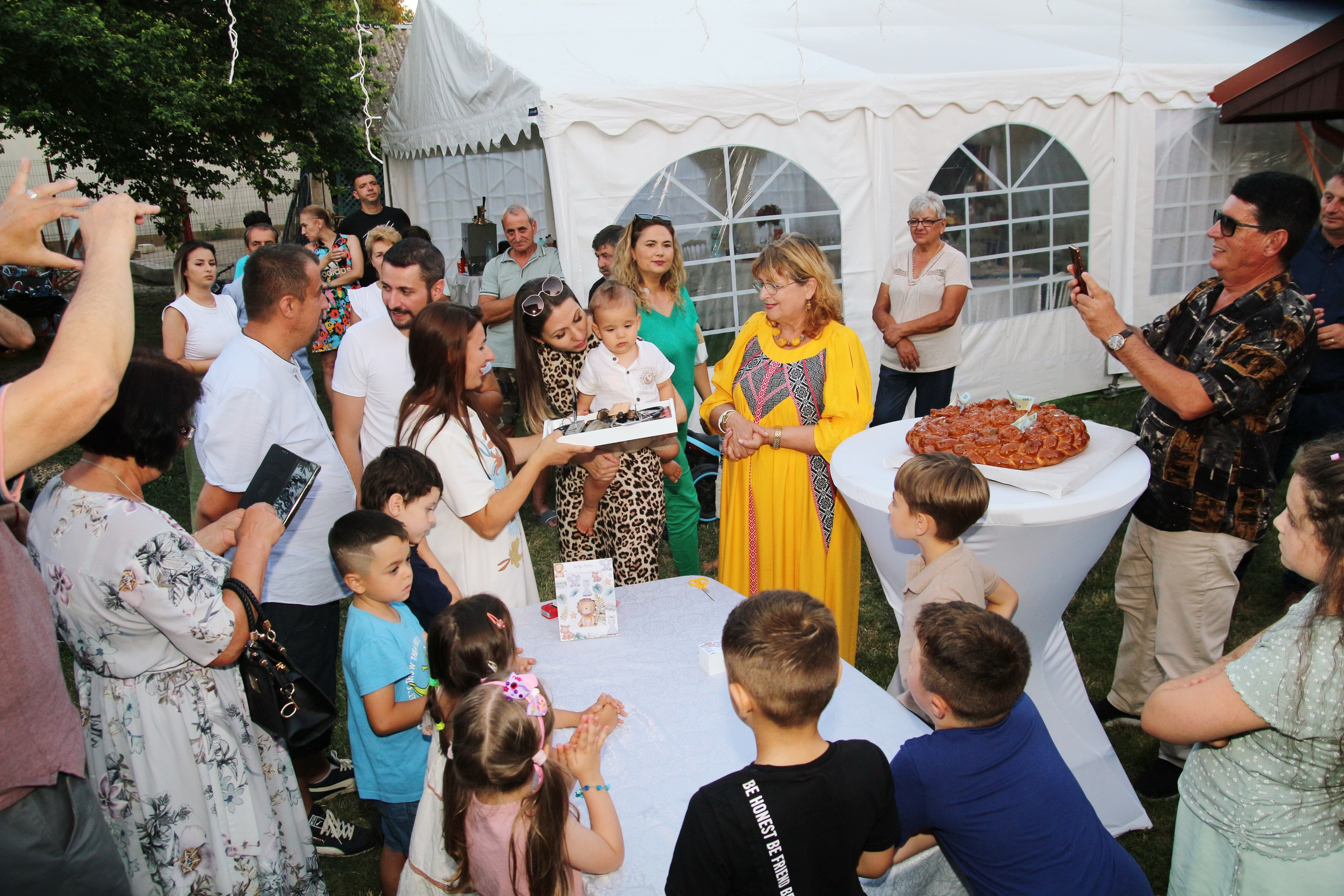 BYZO MEDIA. PETRU BYZO - family and children photographer in ROMANIA