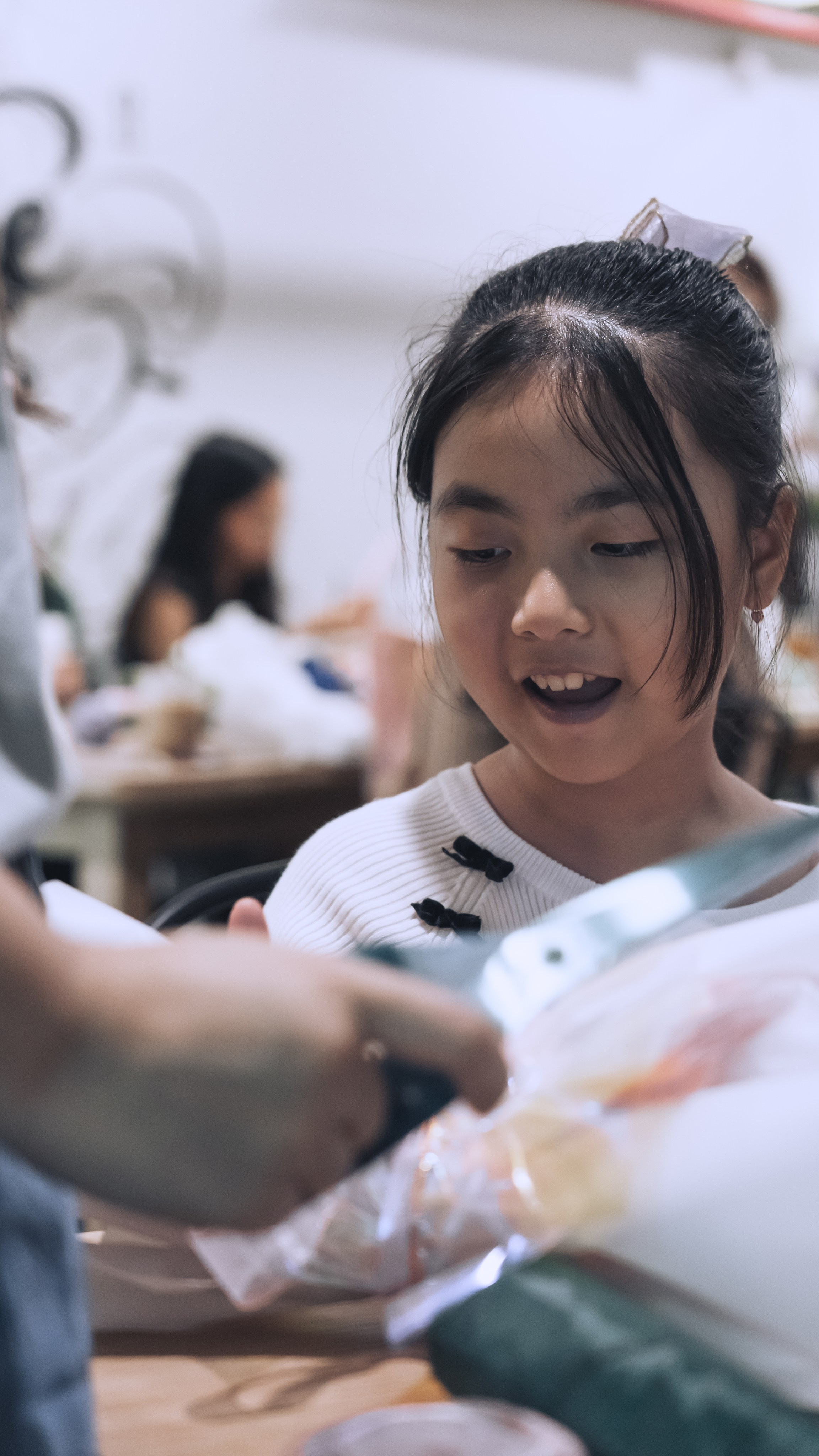 Pipe Cleaner Flower Workshop. Aro Salaka Event Photography