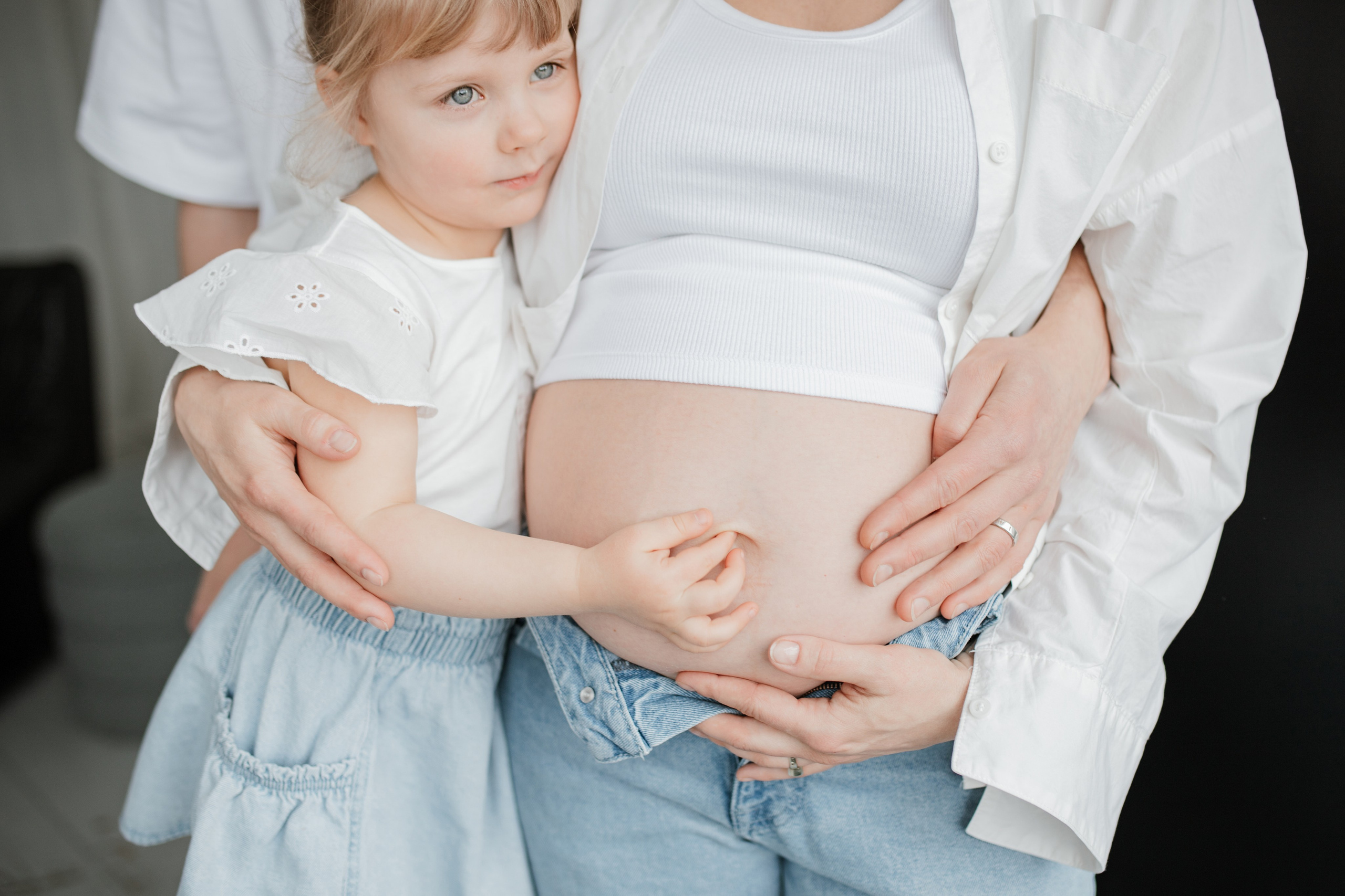 FAMILY IN A STUDIO. Dagneshi Photography