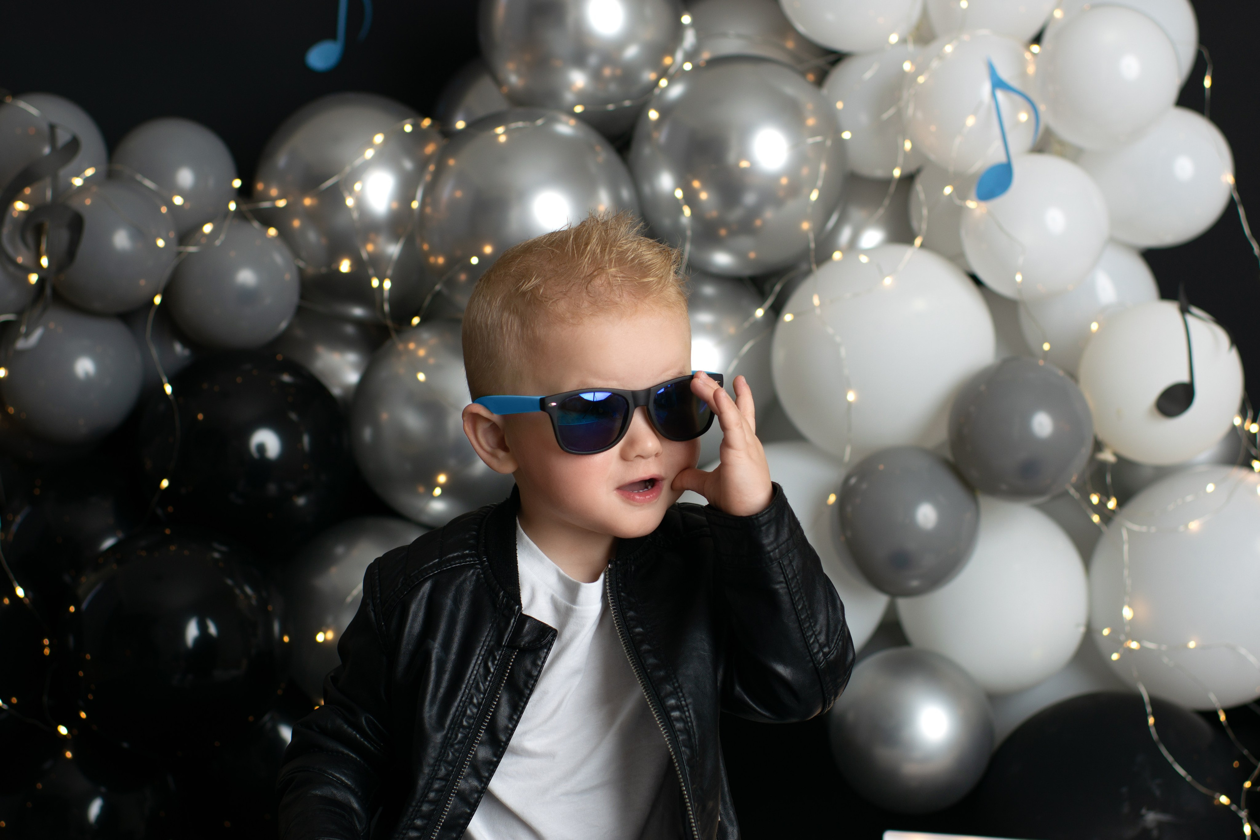 Cake Smash Fotoshooting zum ersten, zweiten Geburtstag. Neugeborene, Baby Fotografin in Düren (NRW) - Vitalina Unruh