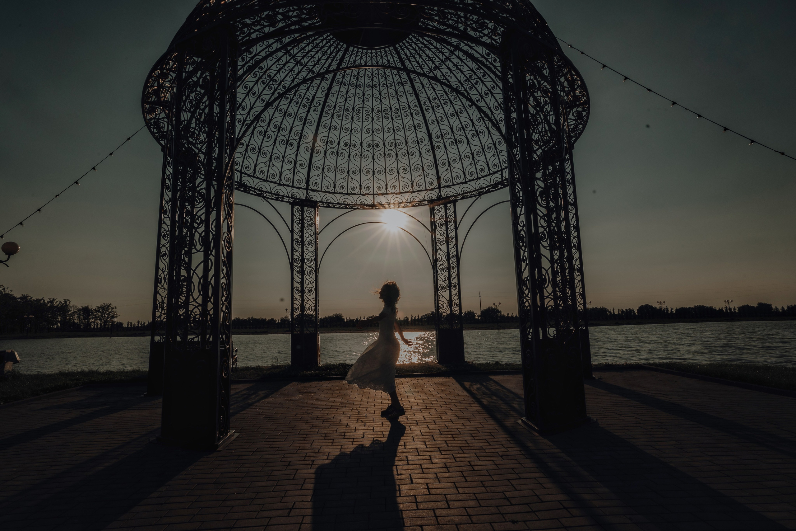 Sarah și liniștea unui sfârșit de zi. Emotions Photo Art
