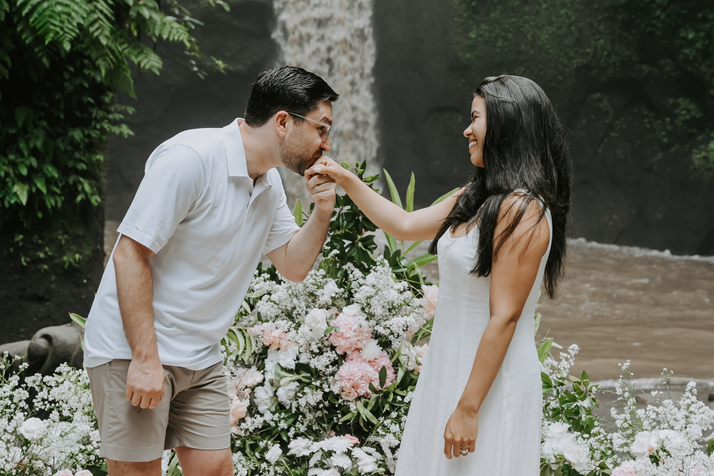 Marriage Proposal. Female Photographer in Bali