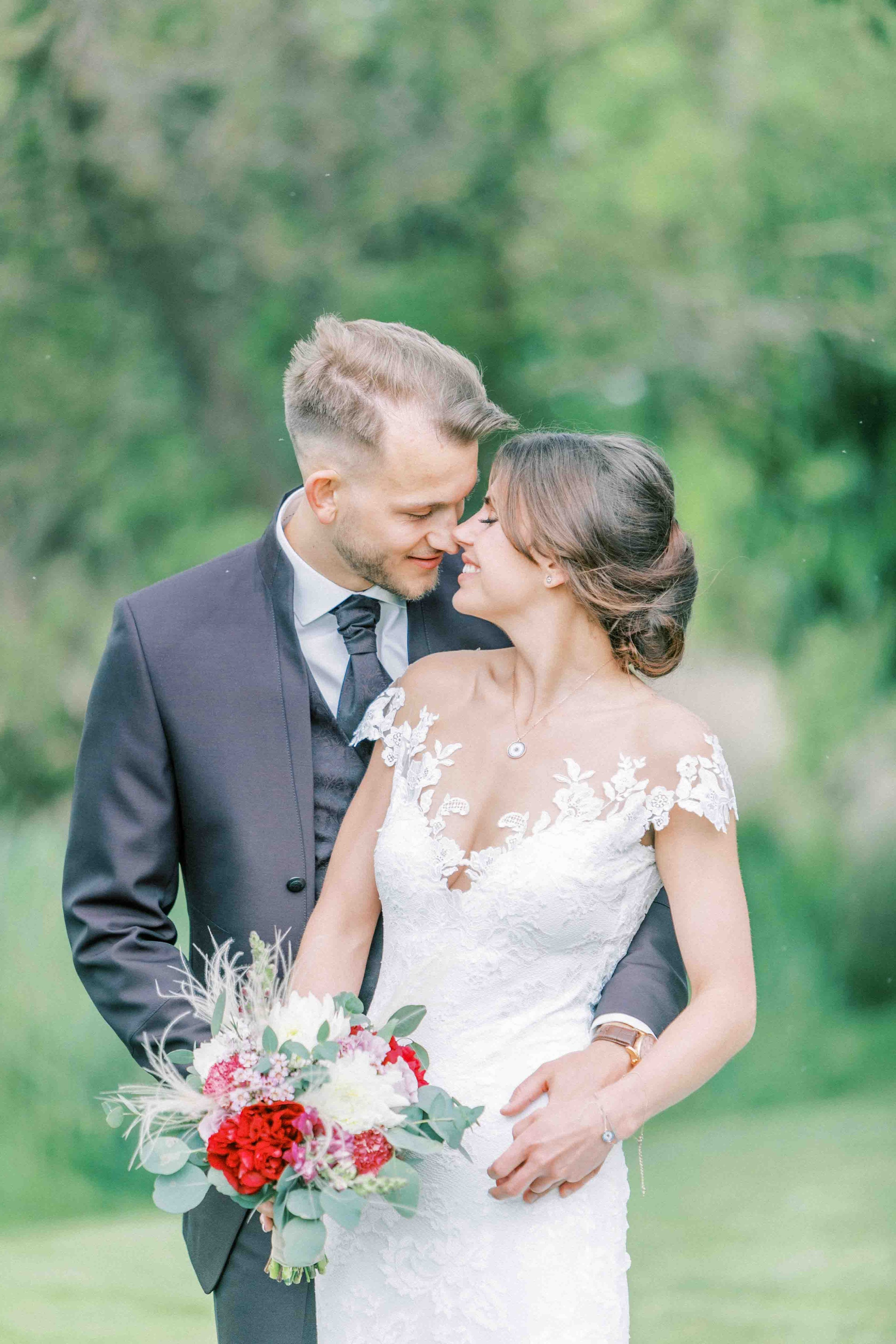 brautpaar bei hochzeit am landhaus am see garbsen