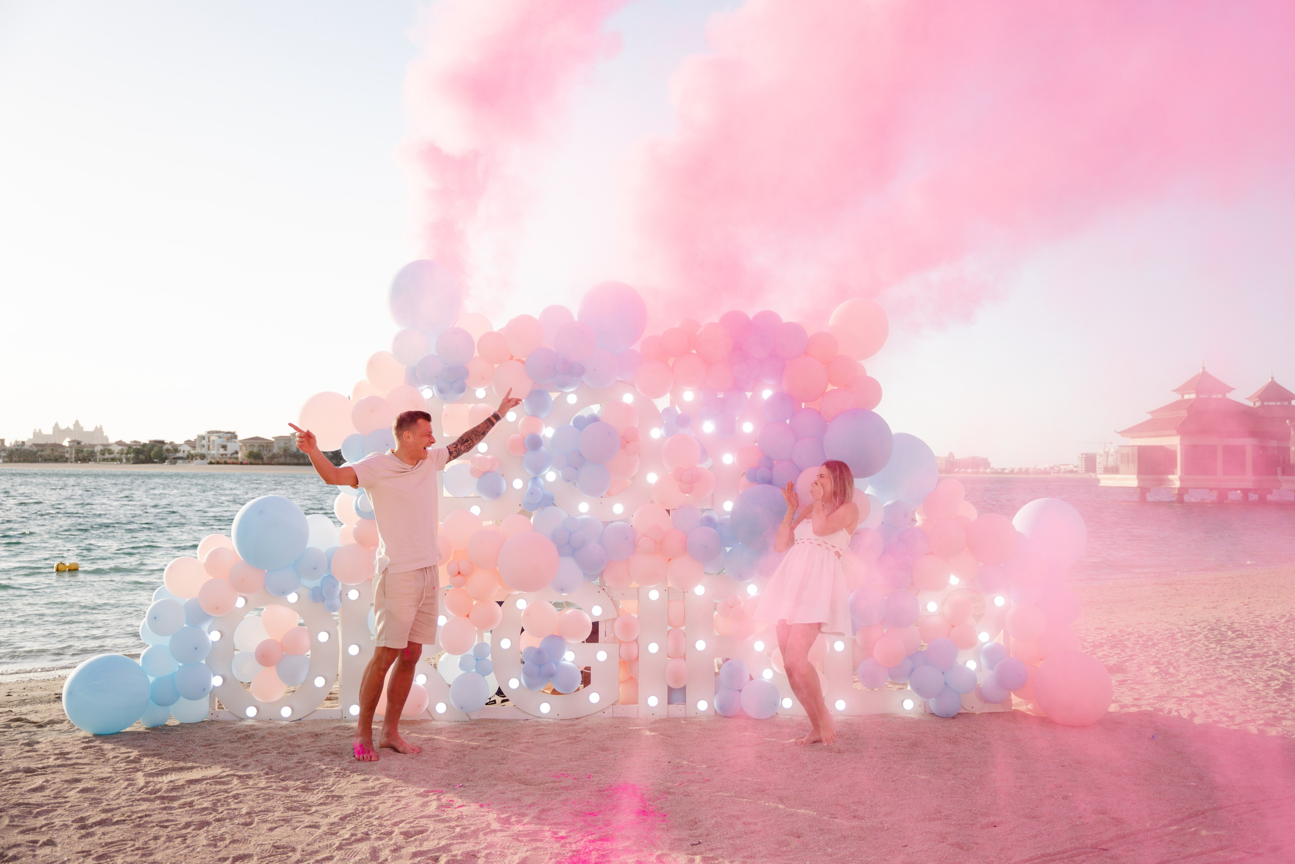 Creative gender reveal party. Angela Iakovleva — Family Photographer in Dubai