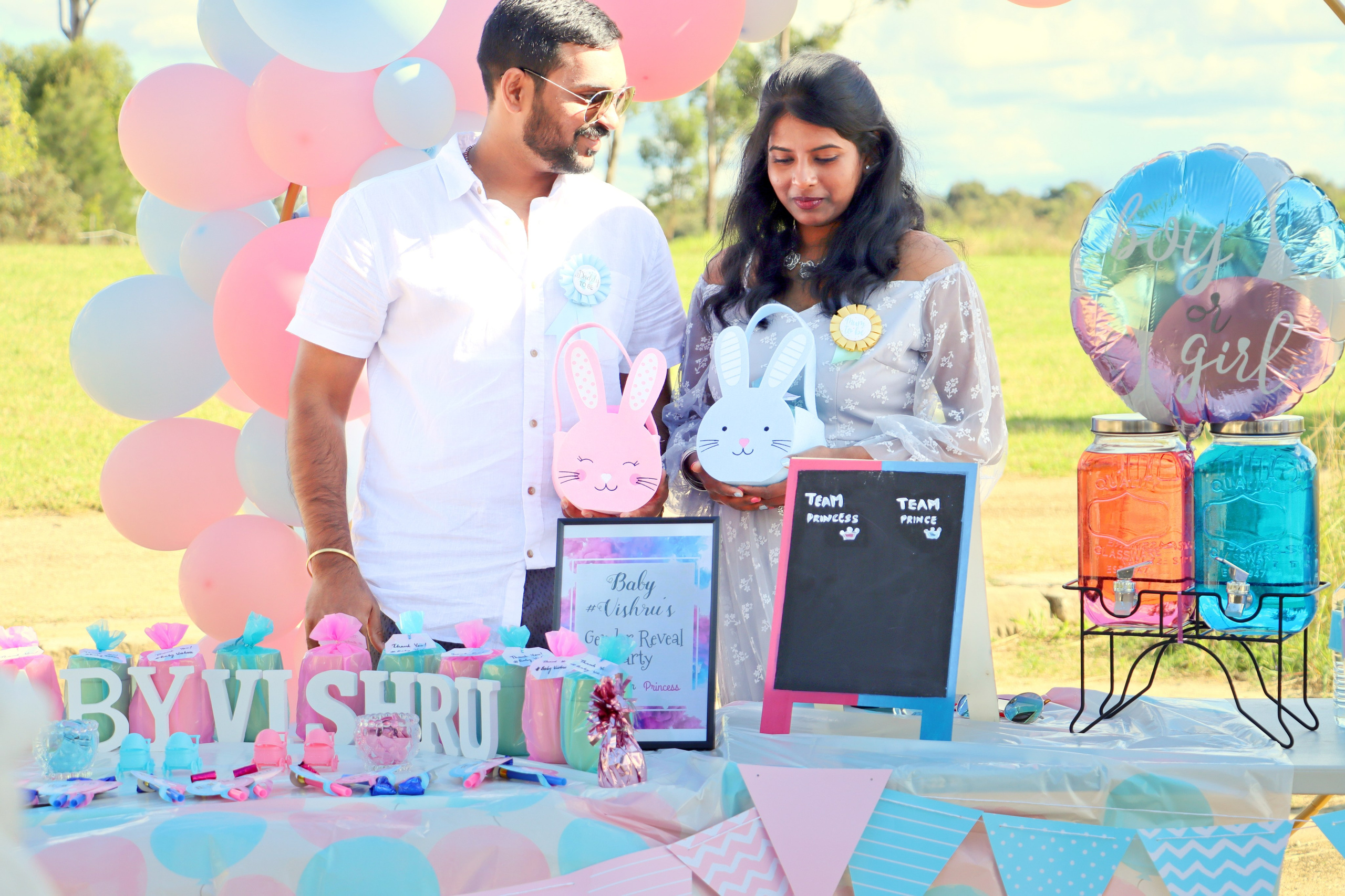 Gender and name Reveal. MHCreative is family-oriented photographer based in SYDNEY
