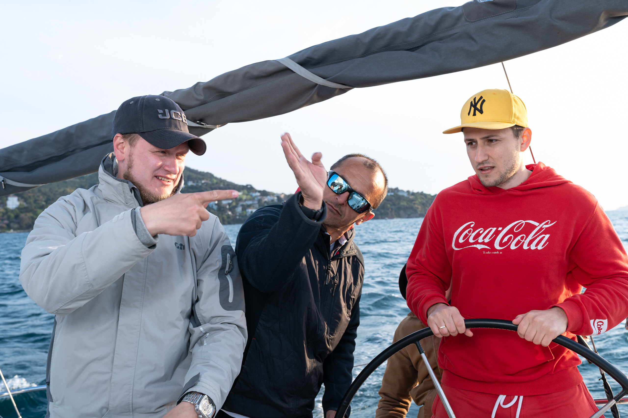 Yachting with friends. Alex Leonidov — Photographer