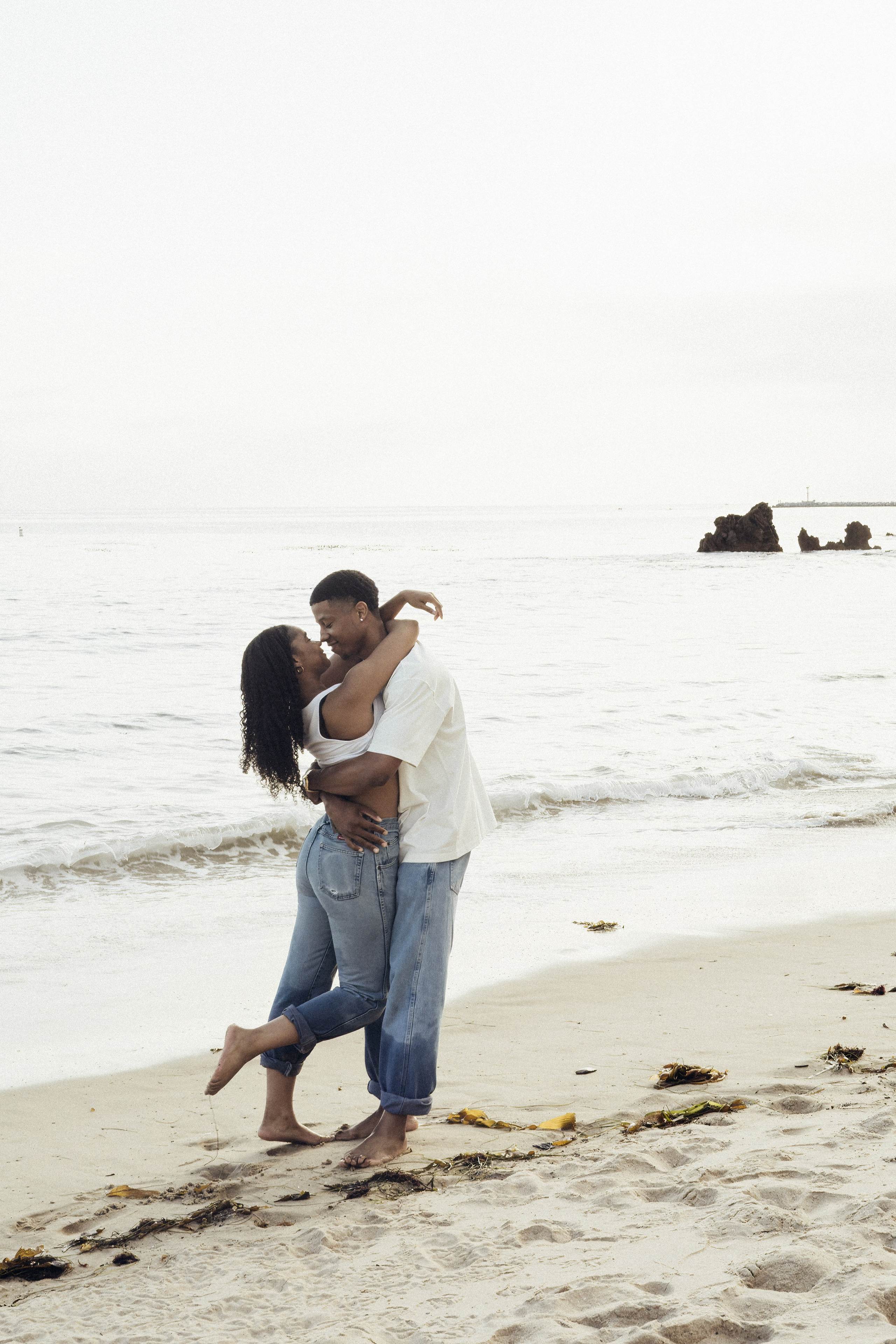 Sunset Beach Couples Session — Margarita Chudinova Photographer