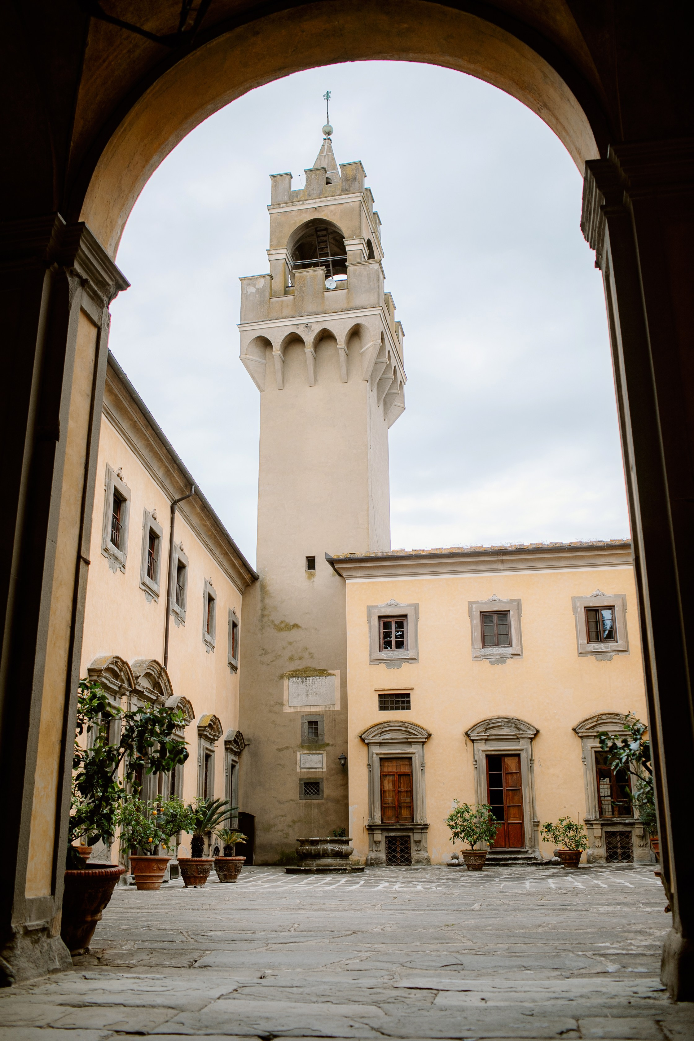 Tuscany Castello di Montegufoni wedding. Iurkovski PHOTOGRAPHY in Europe. Luxury destination weddings and events