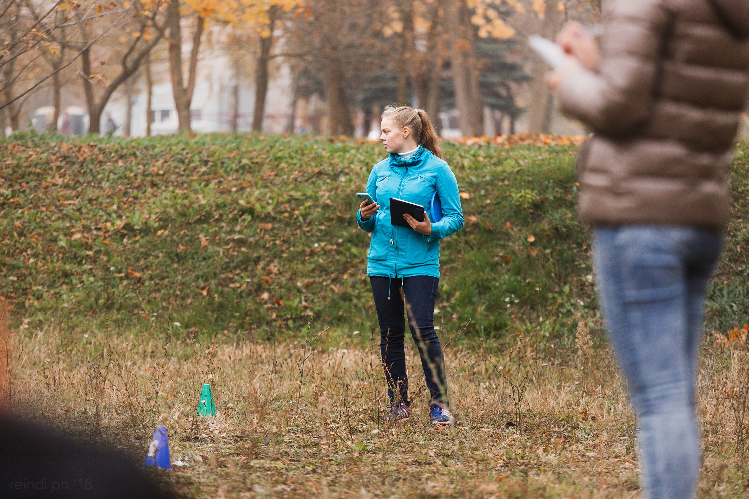 Frisbee and dog puller championship | autumn. Kaja | fotograf we Wrocławiu | ludzie i psy