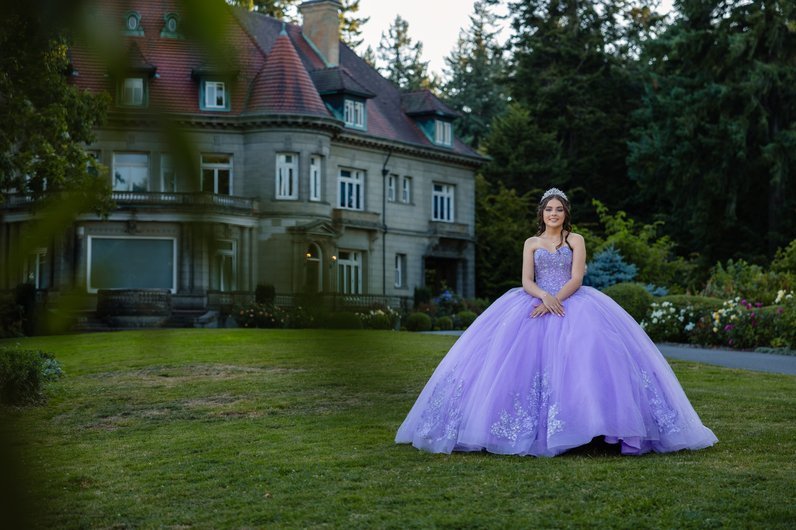 pittock mansion photoshoot for a quinceanera Hector Salazar photography Portland oregon