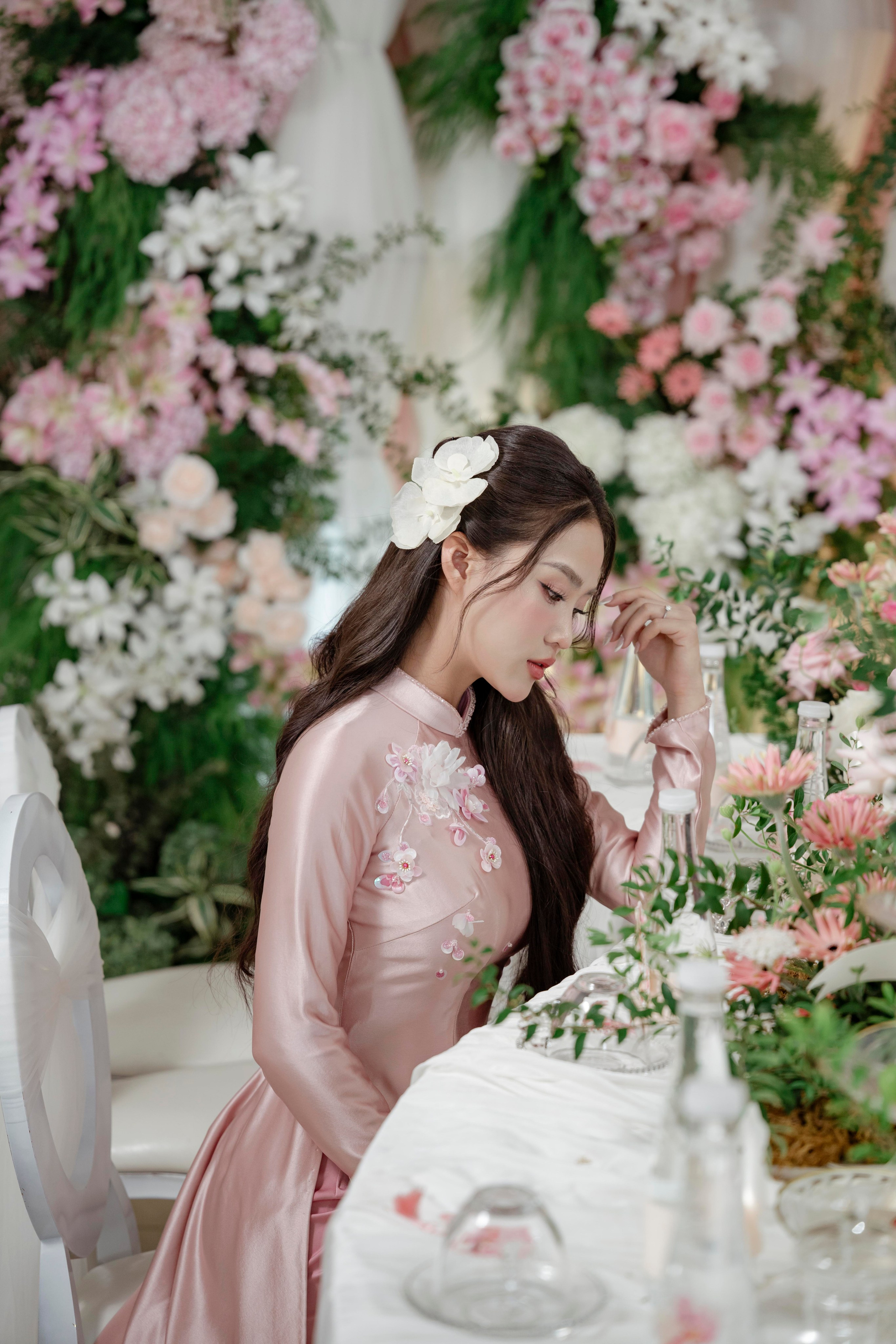 LINH & HUYEN. WEDDING PHOTOGRAPHER IN VIETNAM