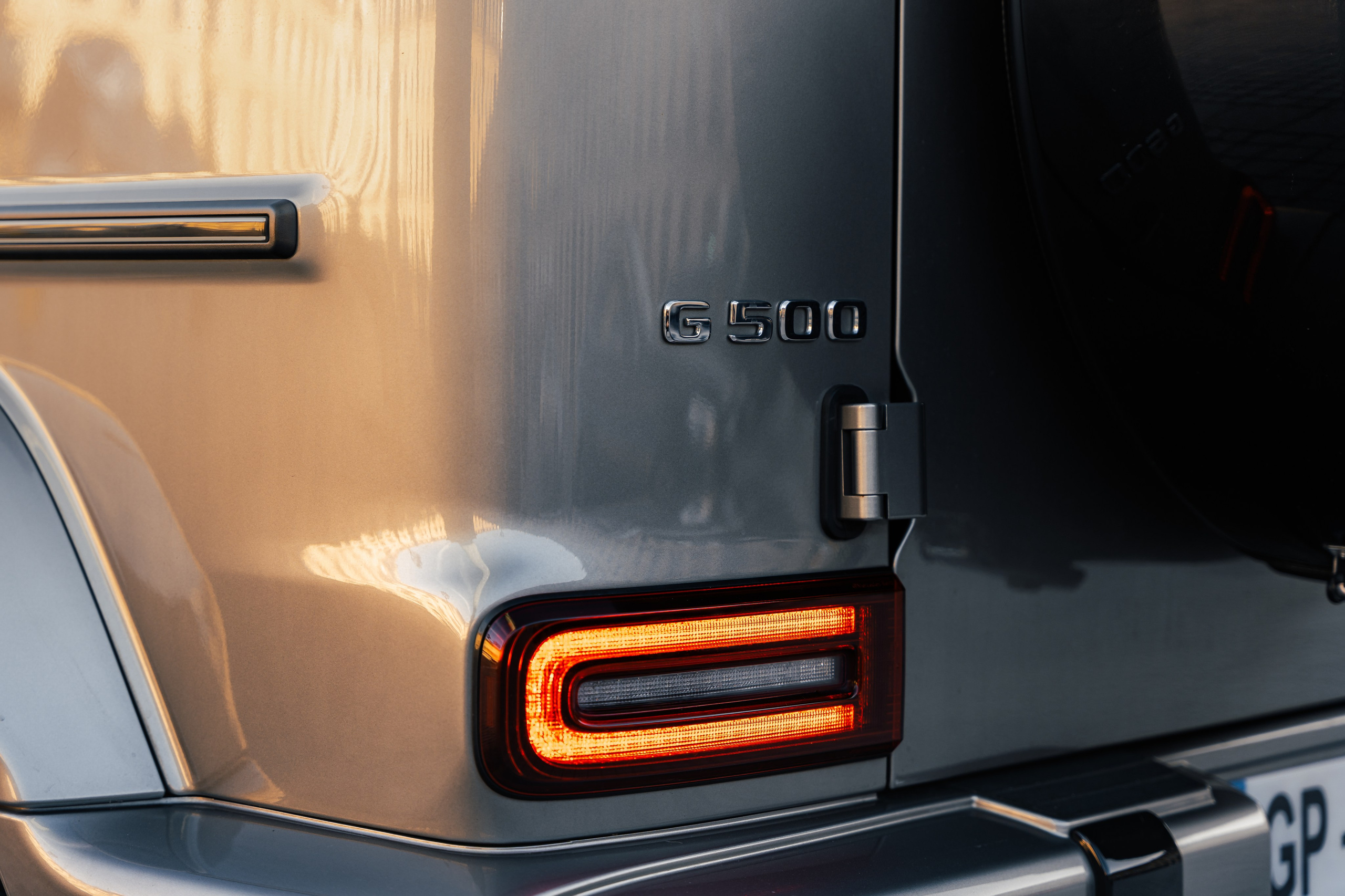 Mercedes Benz G500. Photographer in Paris — Vitalii Motruk