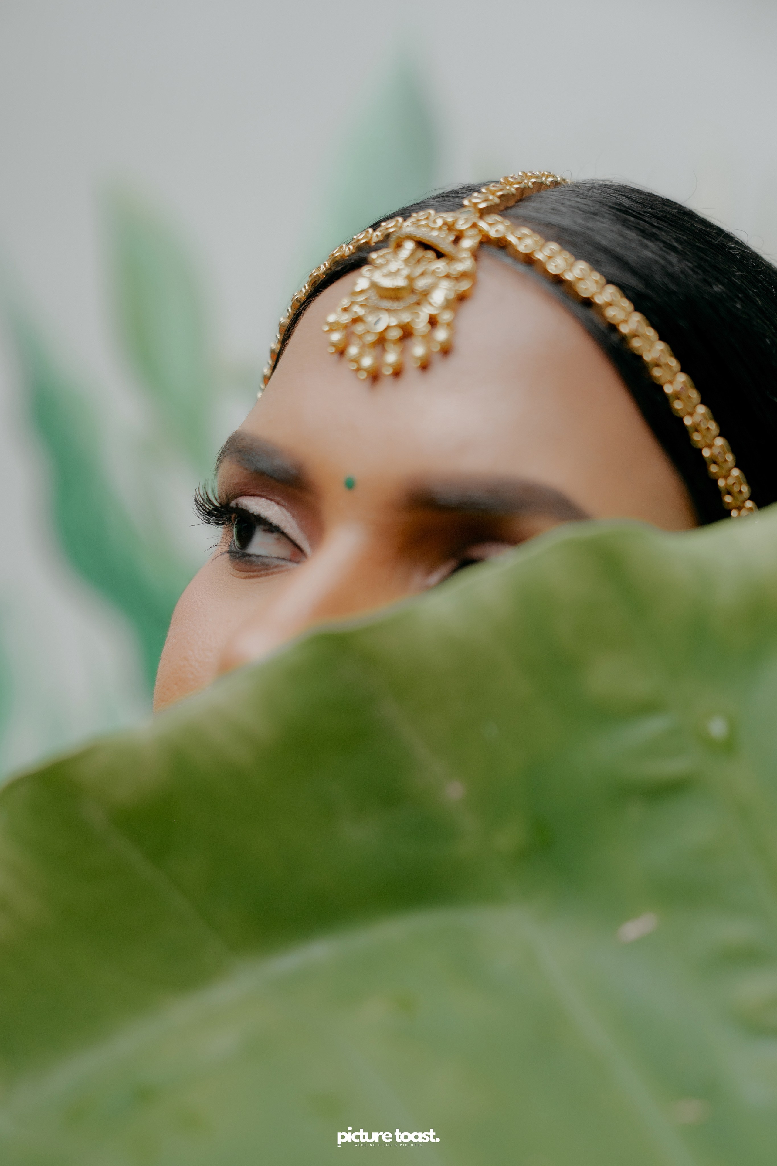 Traditional Kerala Hindu Wedding Ft. Anusree & Vishnu. Fine art Wedding Photographers in India & Canada