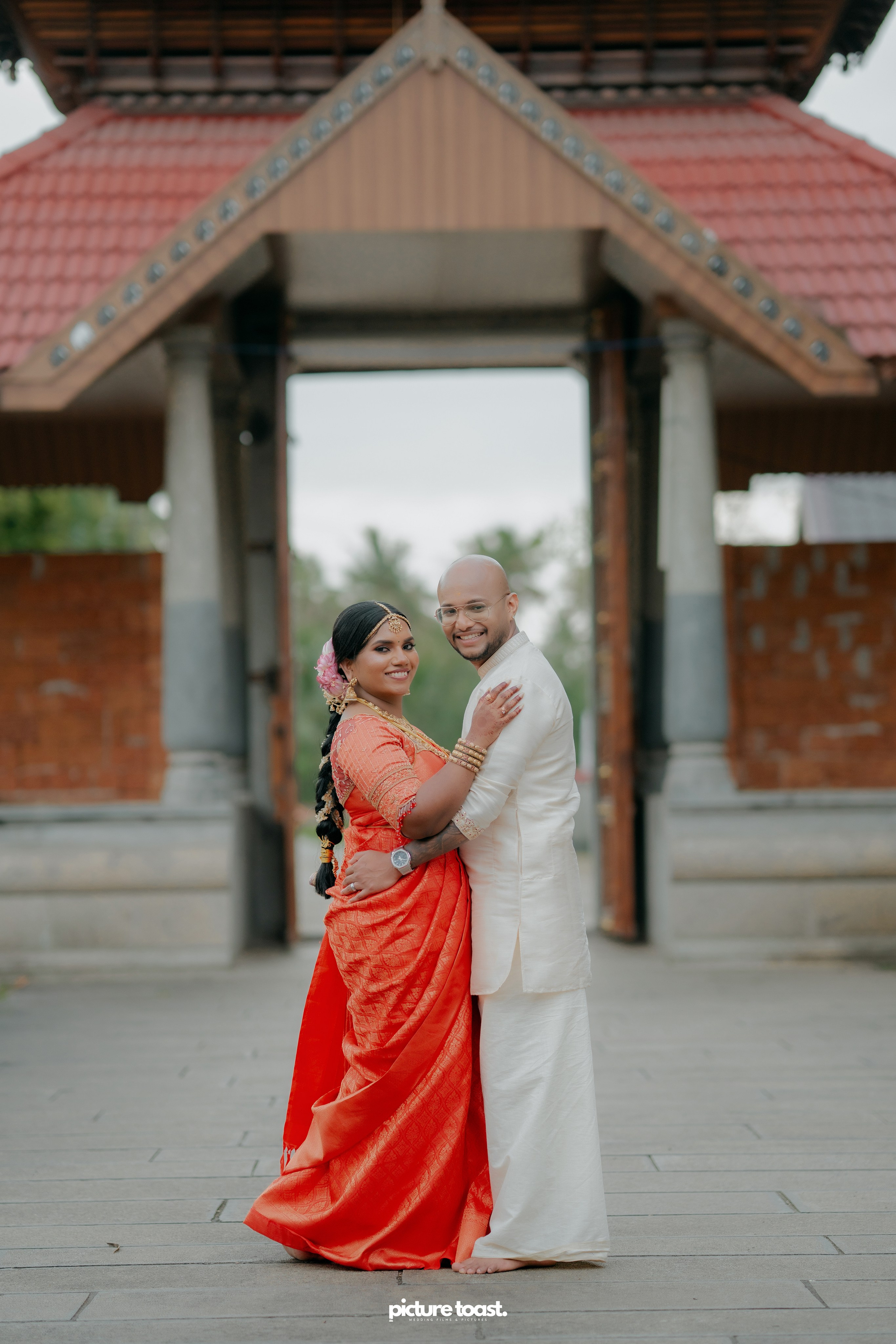 Traditional Kerala Hindu Wedding Ft. Anusree & Vishnu. Fine art Wedding Photographers in India & Canada