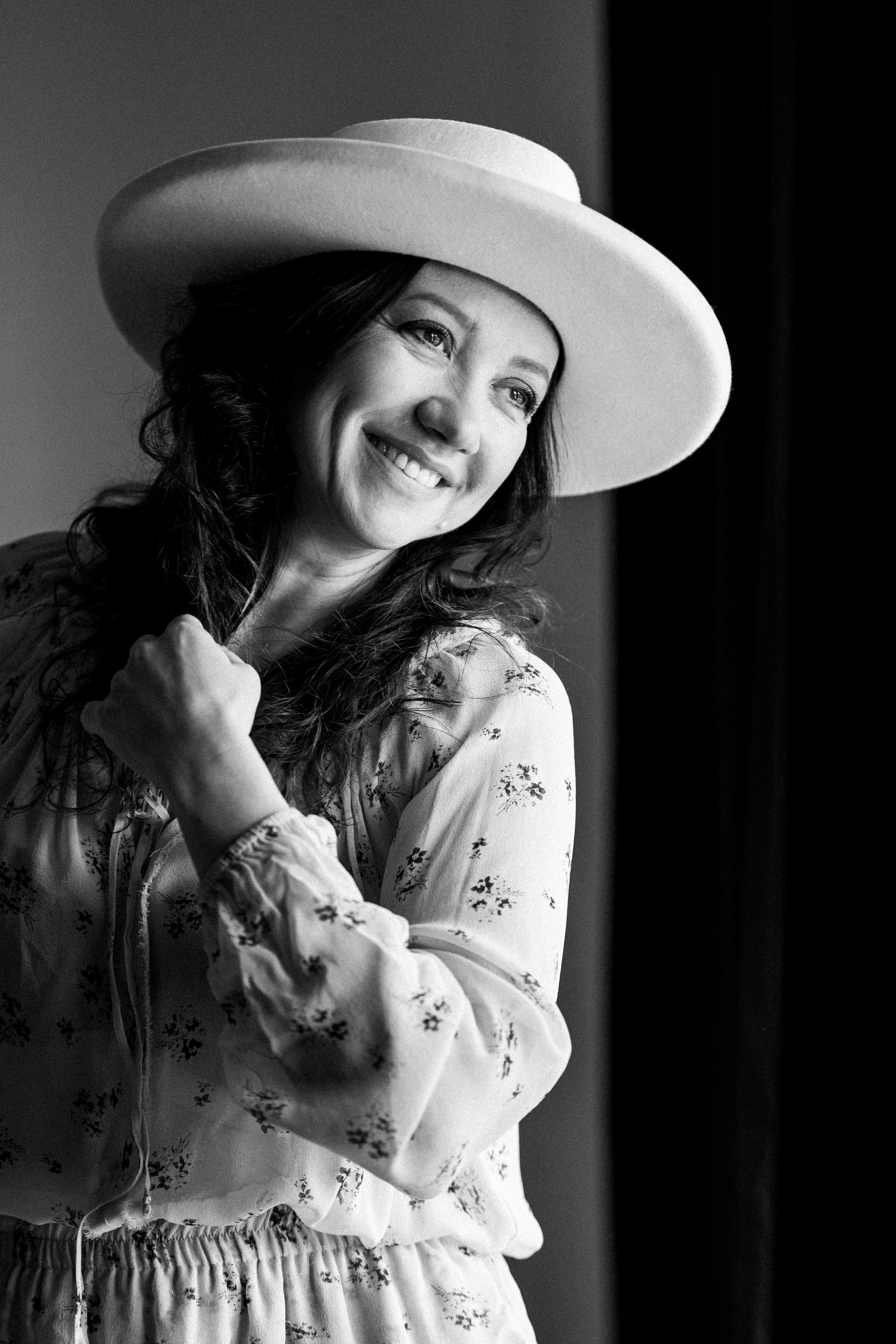 K. Rawnoir- Portrait photography by Daria Paliy.Timeless black&white portraits of women in NYC area