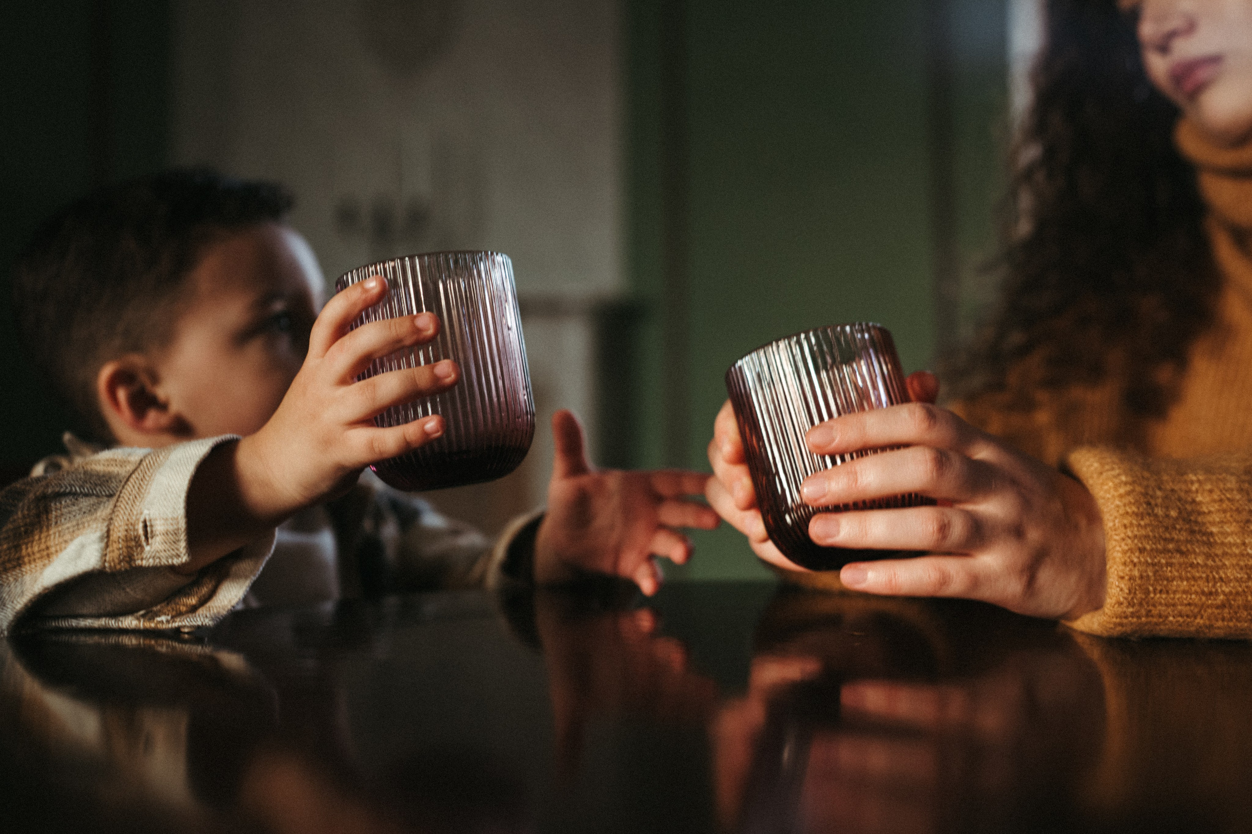 Lika and Anar. Family photographer in Saudi Arabia