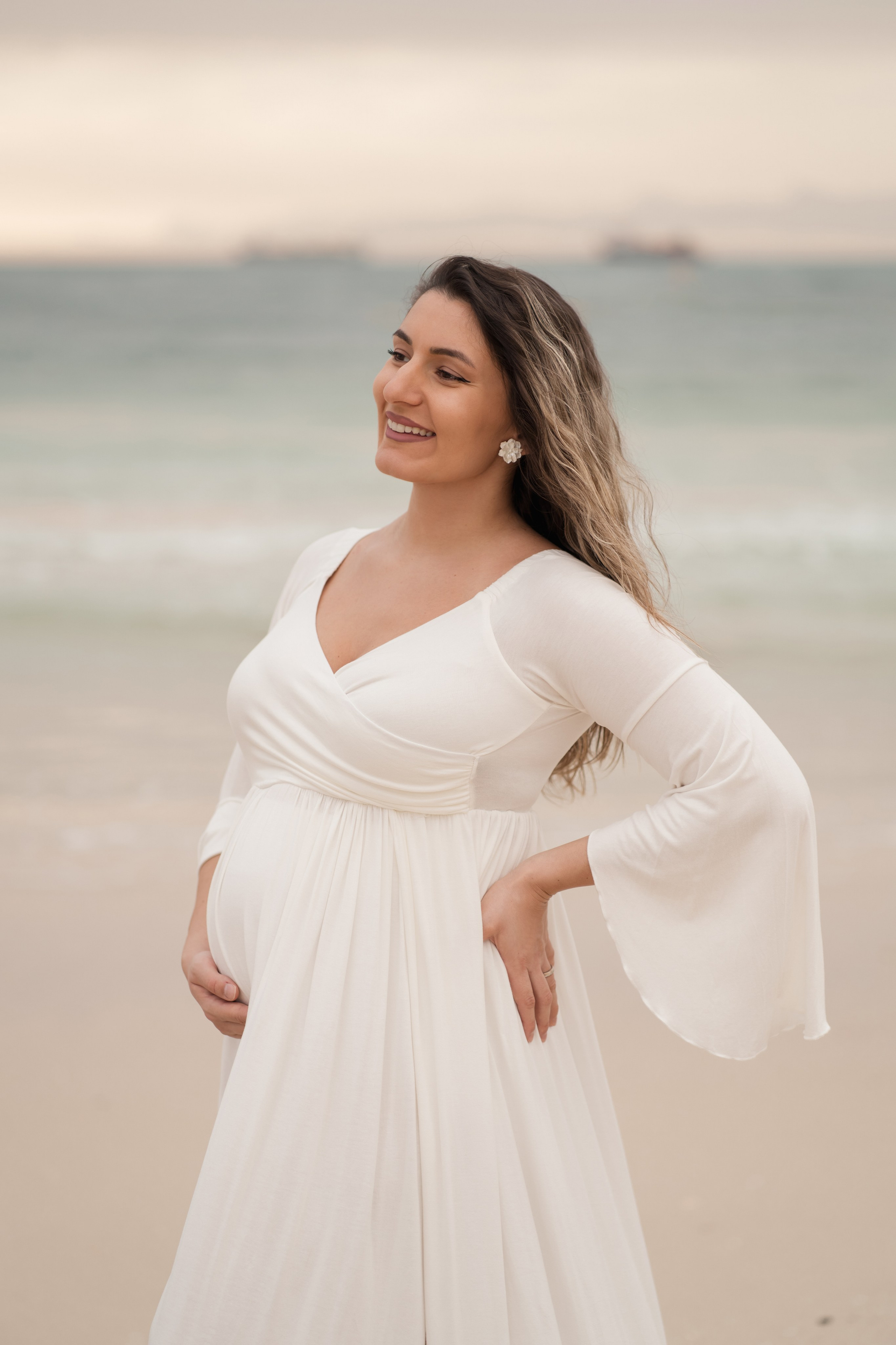 Wind, sand and new beginnings. Angela Iakovleva — Family Photographer in Dubai
