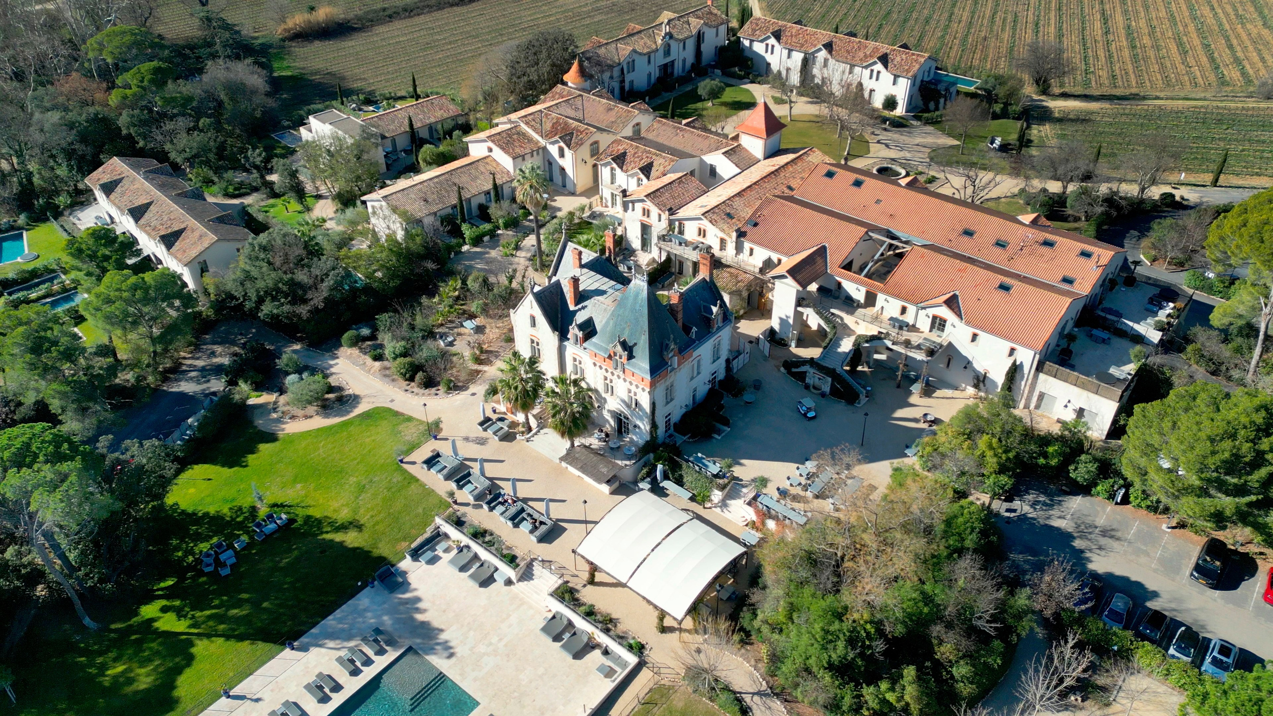 Photographe et Vidéaste Professionnelle à Béziers. Photographe Professionnel à Béziers et Montpellier – Mariages, Portraits et Vidéos Aériennes