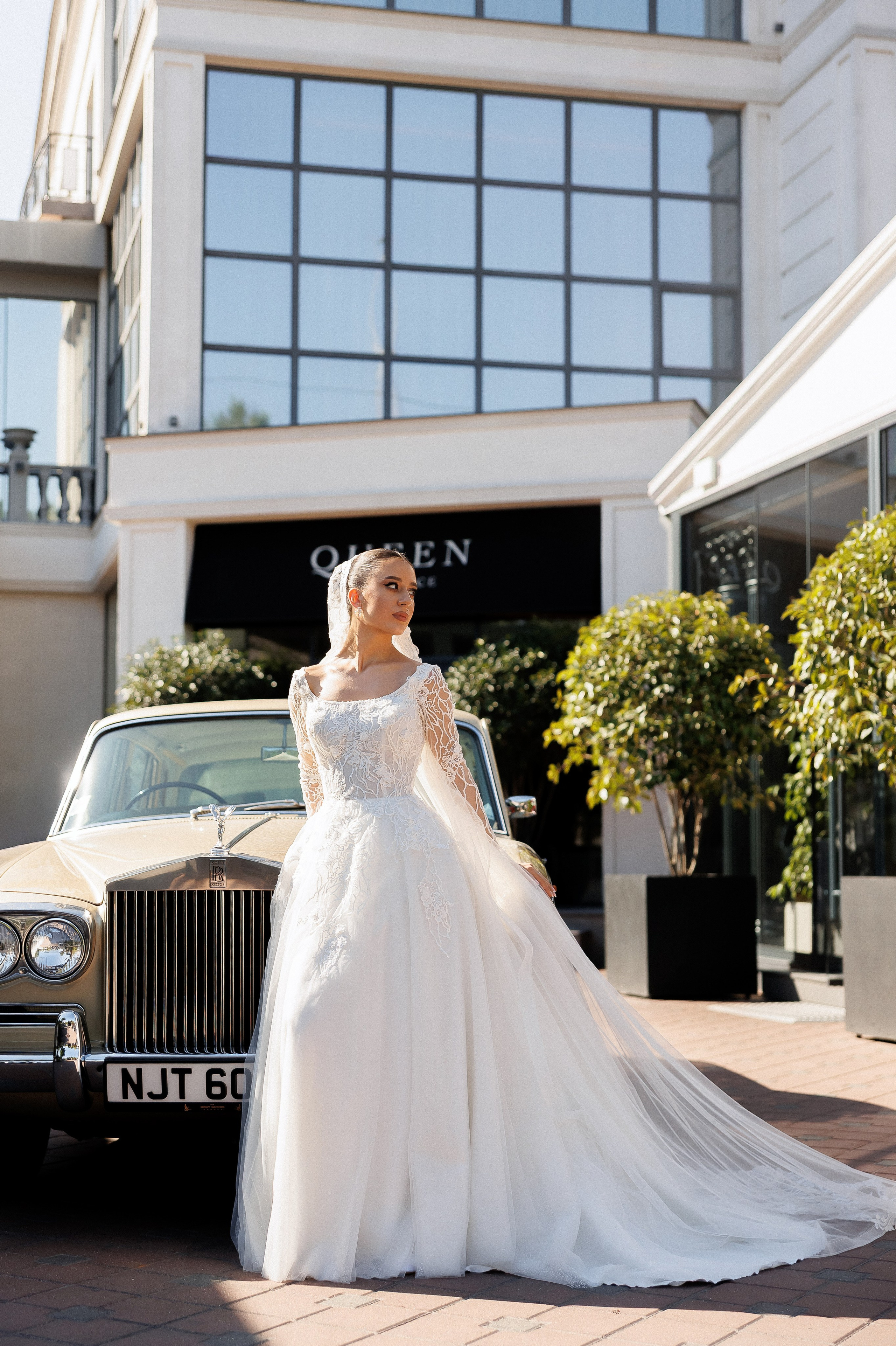 Serghei & Erica — Queen Residence. Servicii Foto și Video 067188353