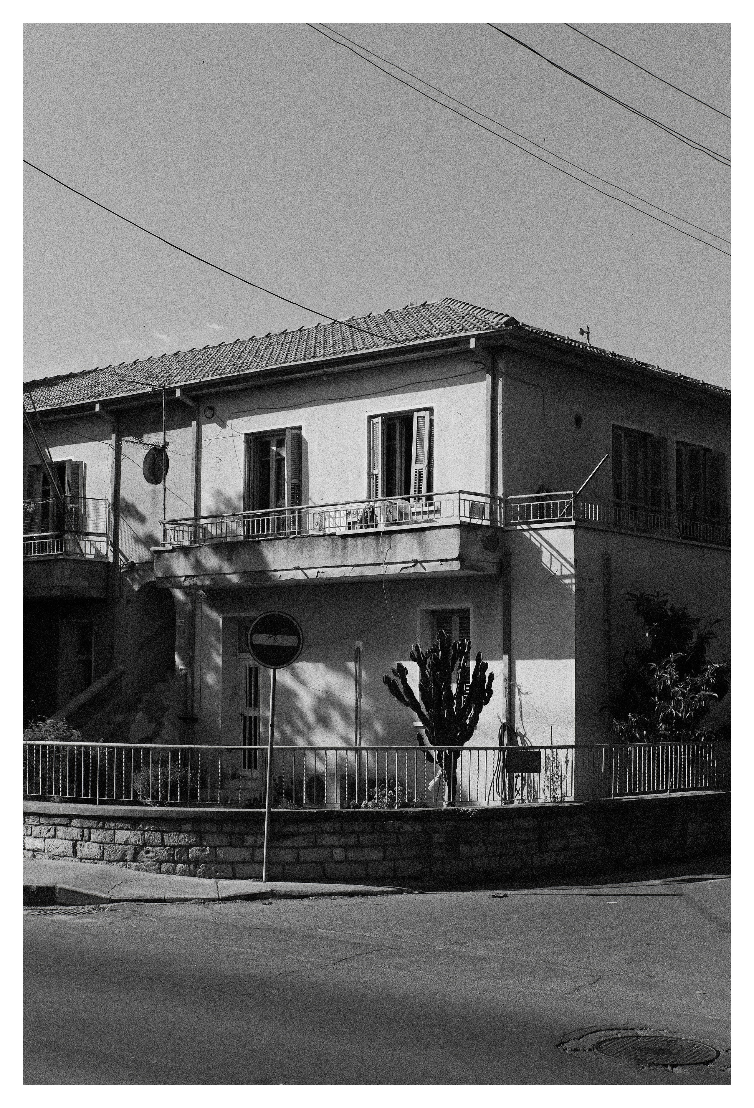 Capturing Life in Black and White - Candid Street Photography