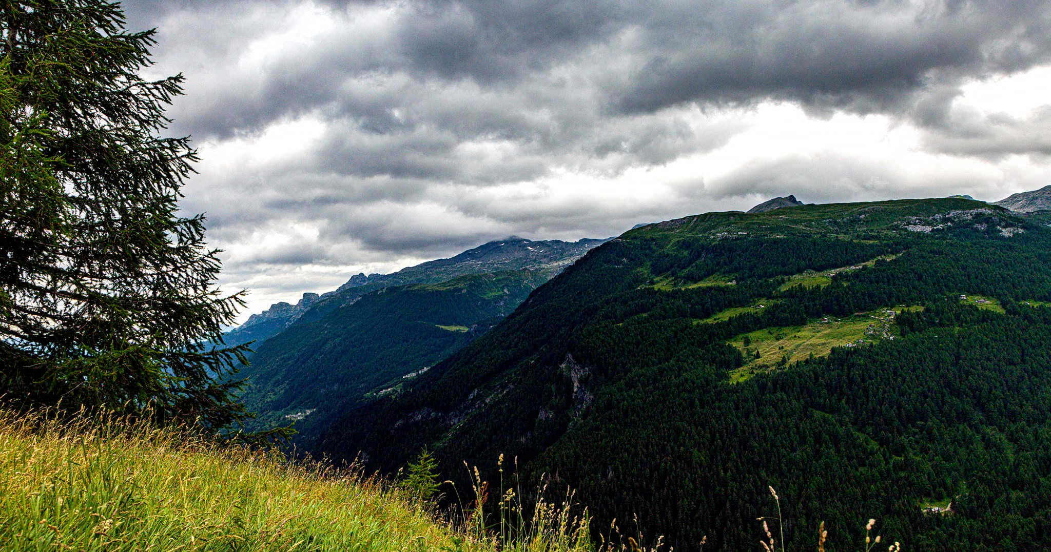 96.Перевал Passo dello Spluga и деревня Montespluga.18.7.2021. Путешествия в формате 360......