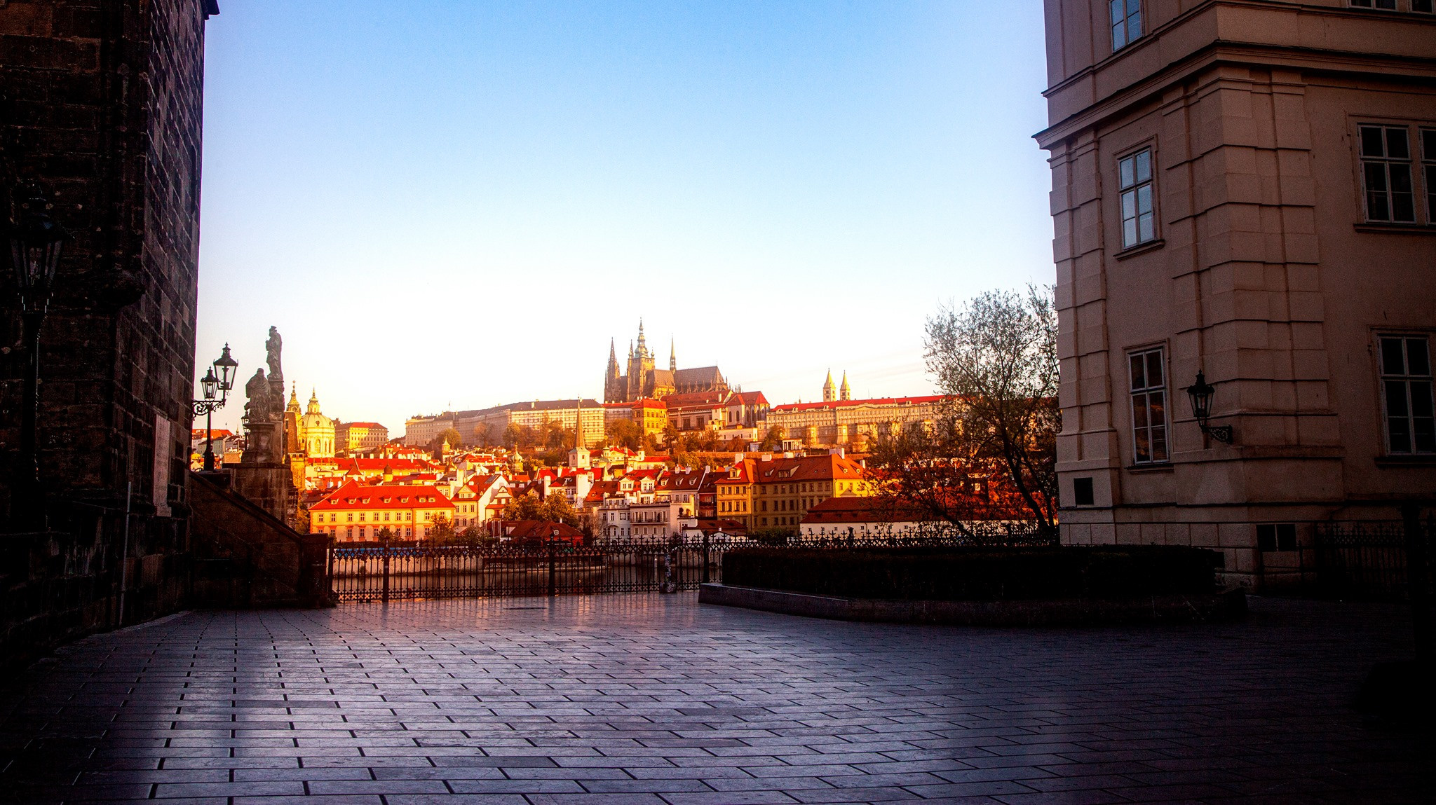 77.Prague.Covid-19. Путешествия в формате 360......