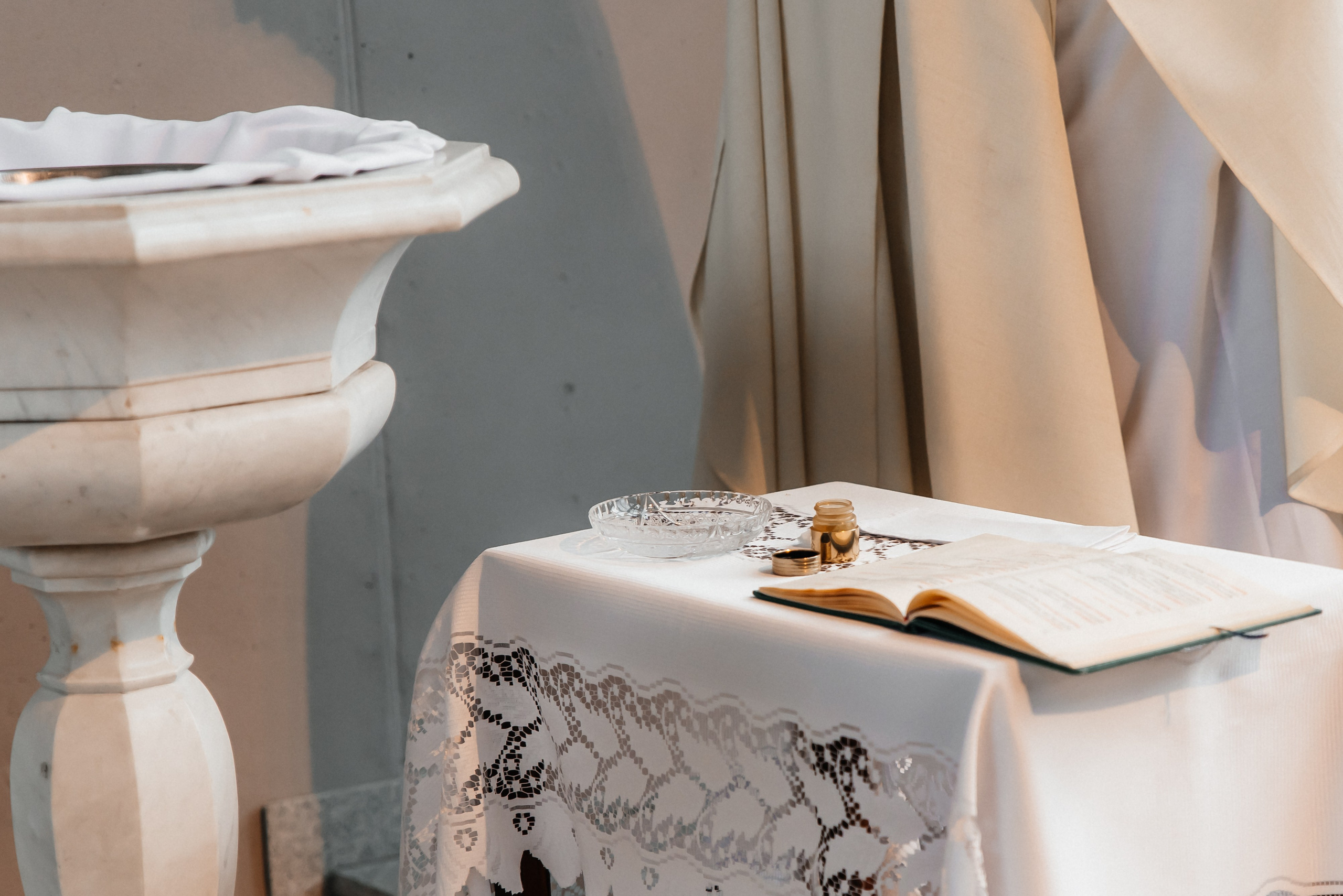 Chrzest Maja. Eugene Save – Fotograf Ślubny i Rodzinny | Warszawa i Cała Polska