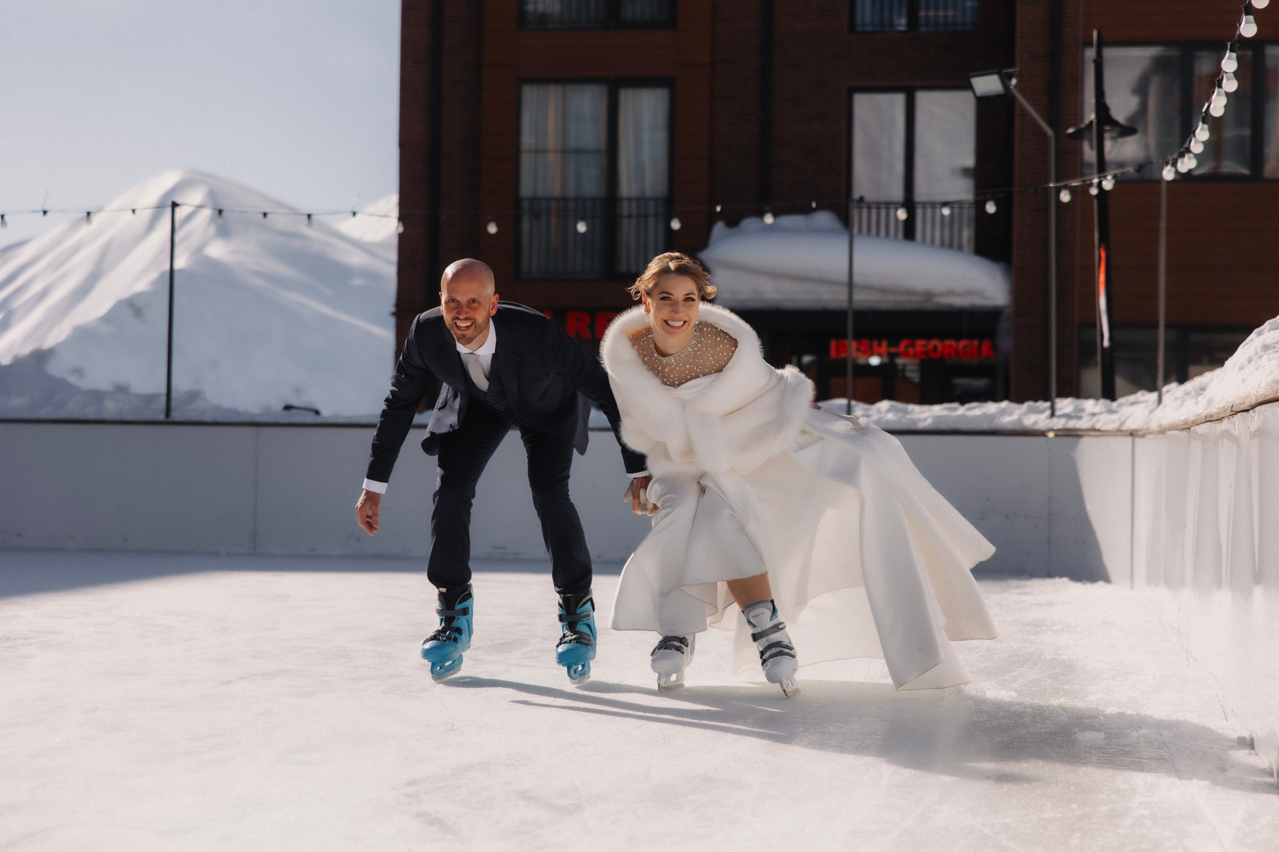 Love in winter mountains. Wedding photographer in Tbilisi Ioseb Mamniashvili