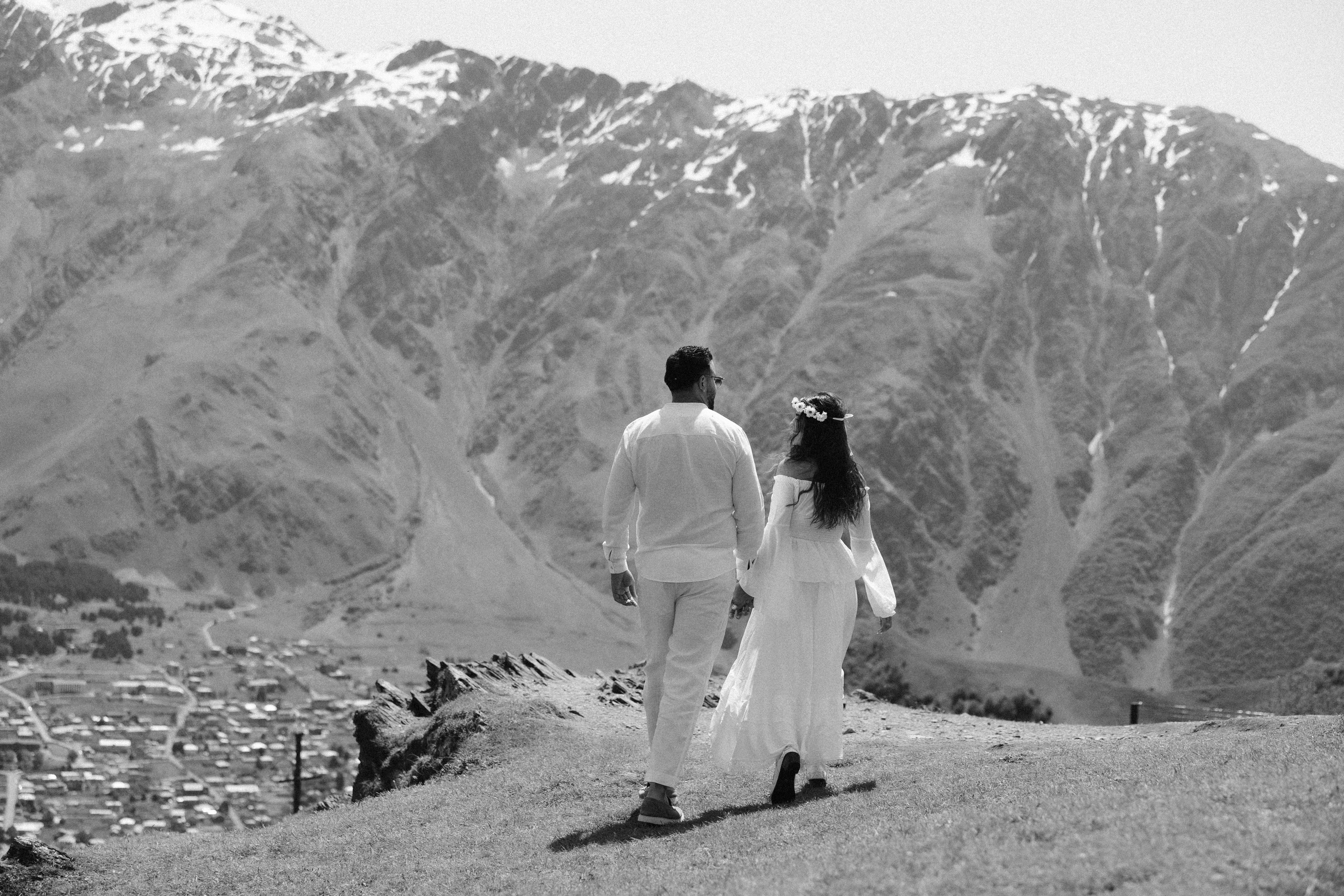 Love story in Kazbegi. Wedding photographer in Tbilisi Ioseb Mamniashvili