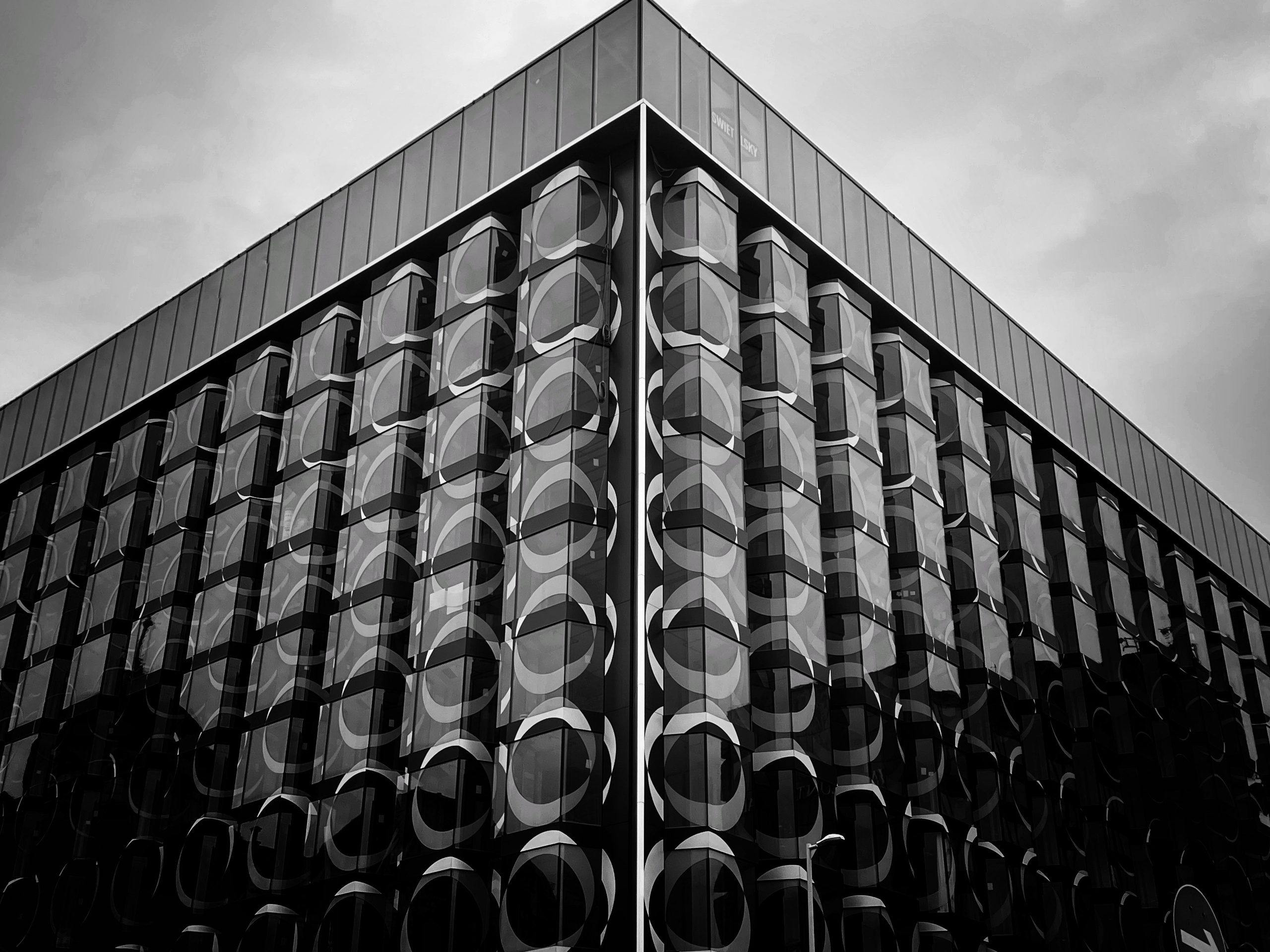 corner | Budapest 2026 | IPHONE 12 PRO