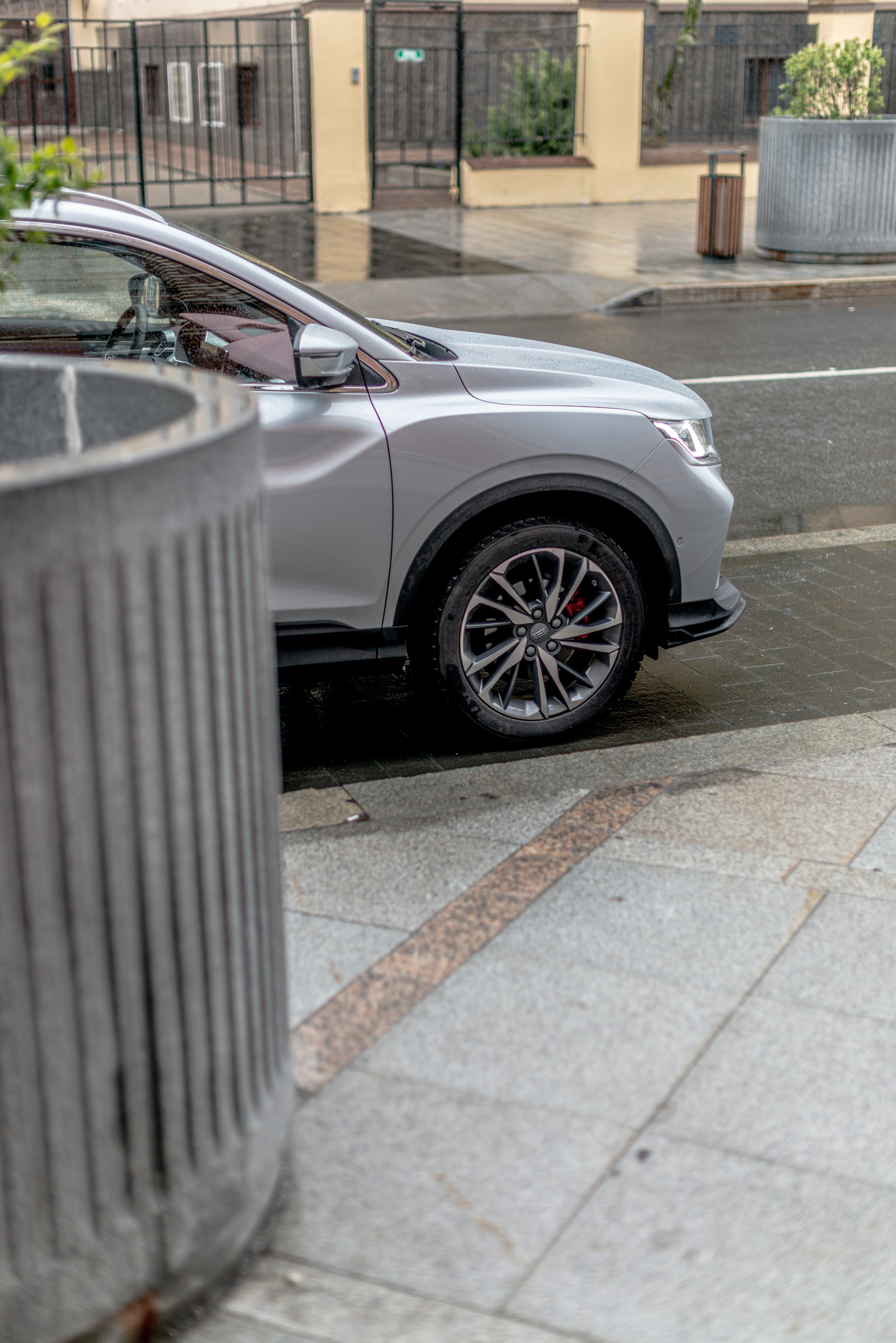 Фотосъемка автомобиля Geely Coolray. ФОТОГРАФ МЕКСИКА КИНТАНА-РОО