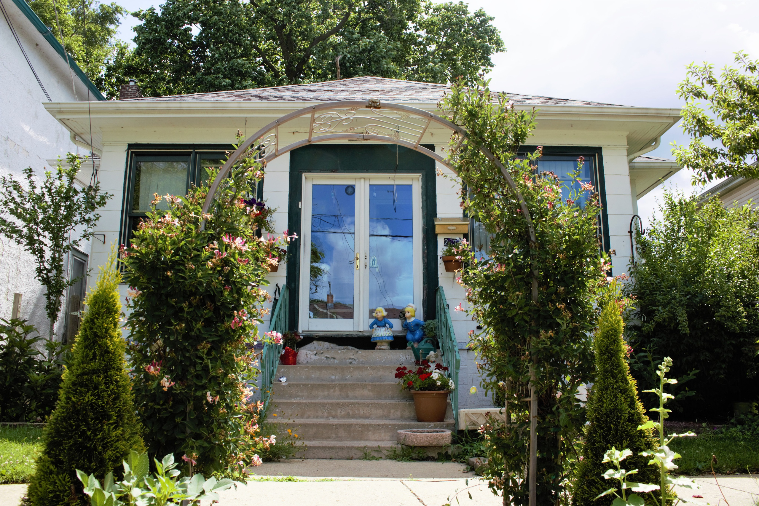 Guadalupe Carmona. Moriah Productions