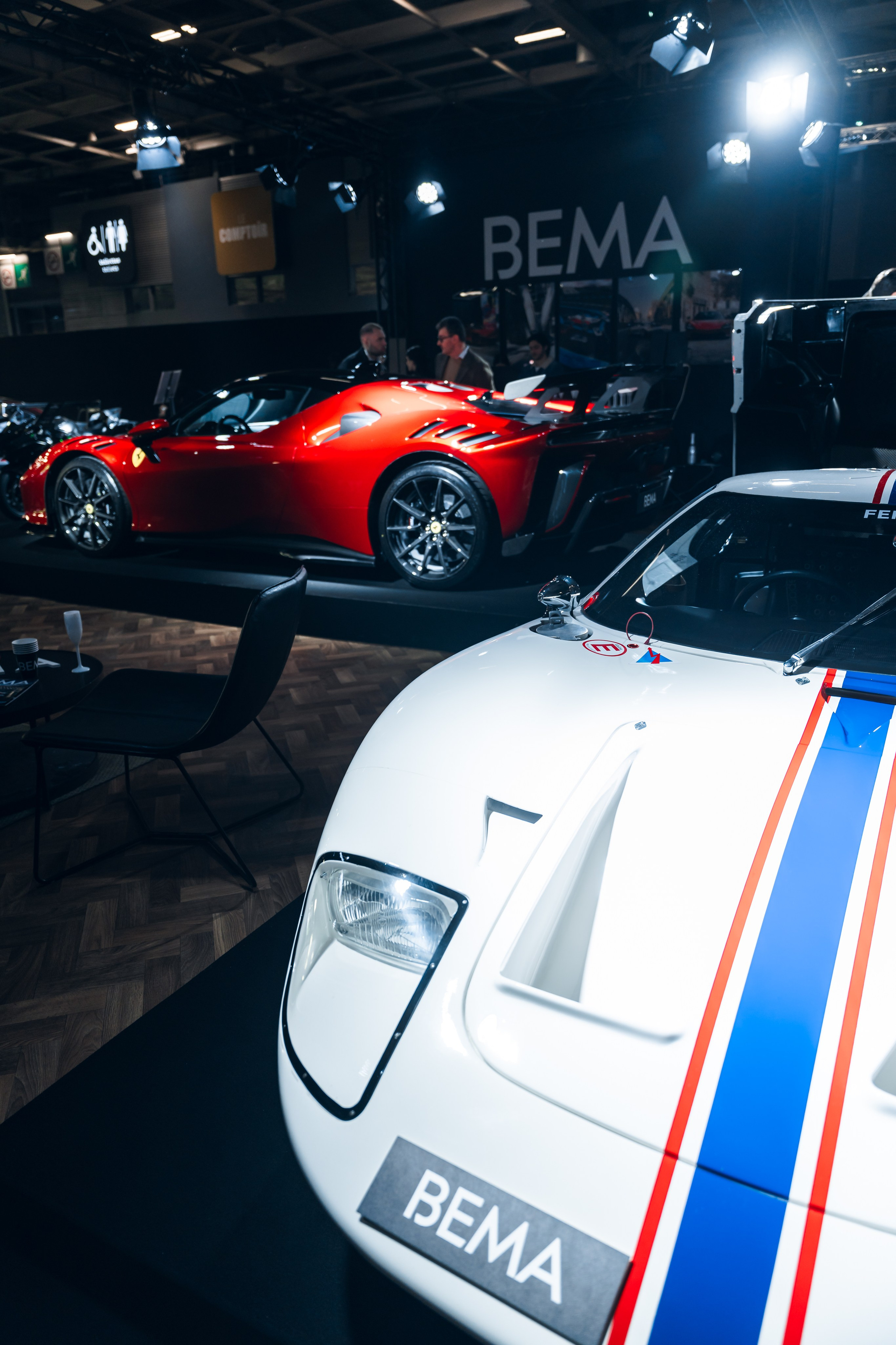 Retromobile 2026. Photographe de voitures à Paris — Vitalii Motruk