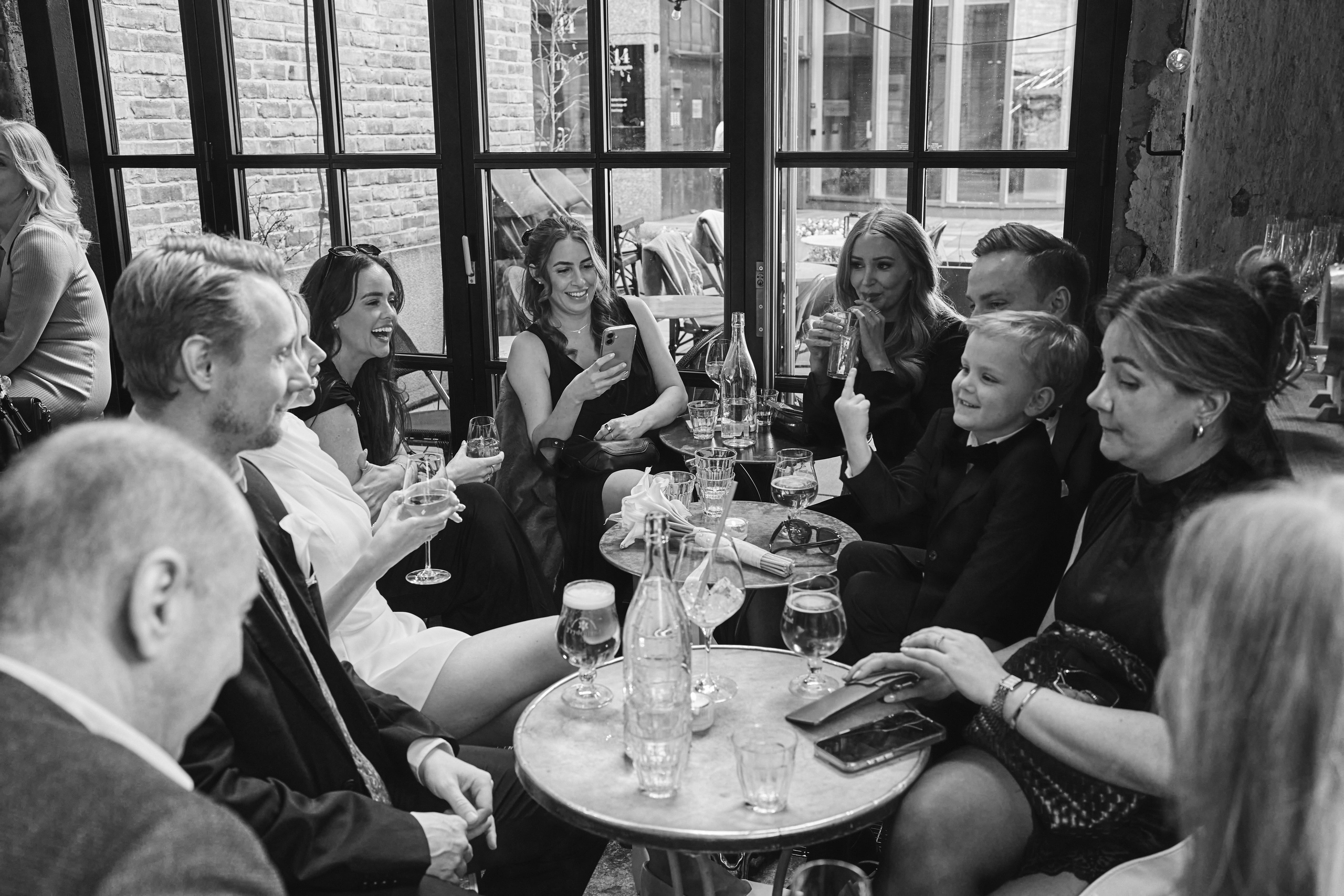 Amy in Oslo. Bryllupsfotograf i Oslo. André Korsak – candid og dokumentarisk fotograf