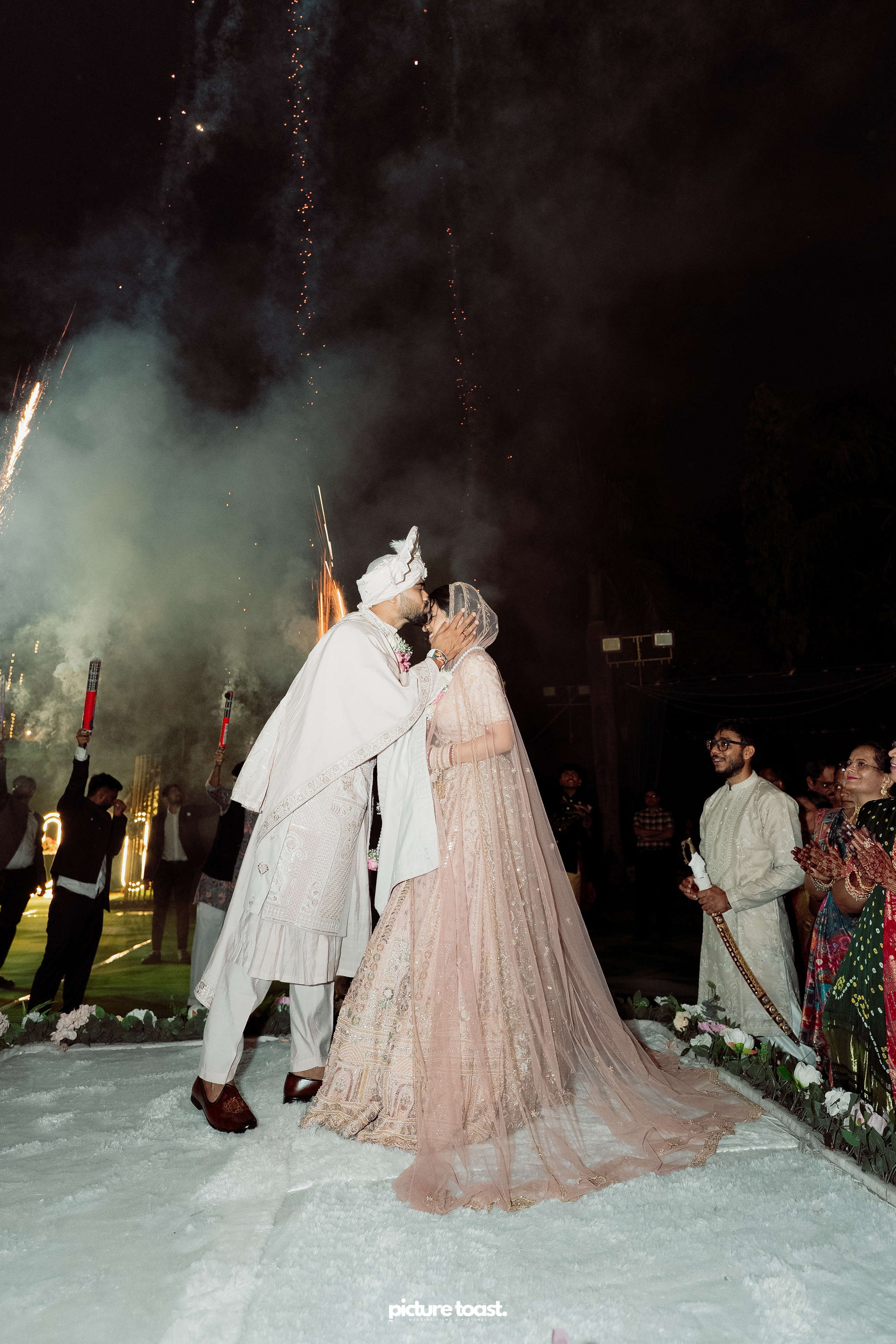 Gujarathi Wedding! Ft. Sahil & Thanima. Fine art Wedding Photographers in India & Canada
