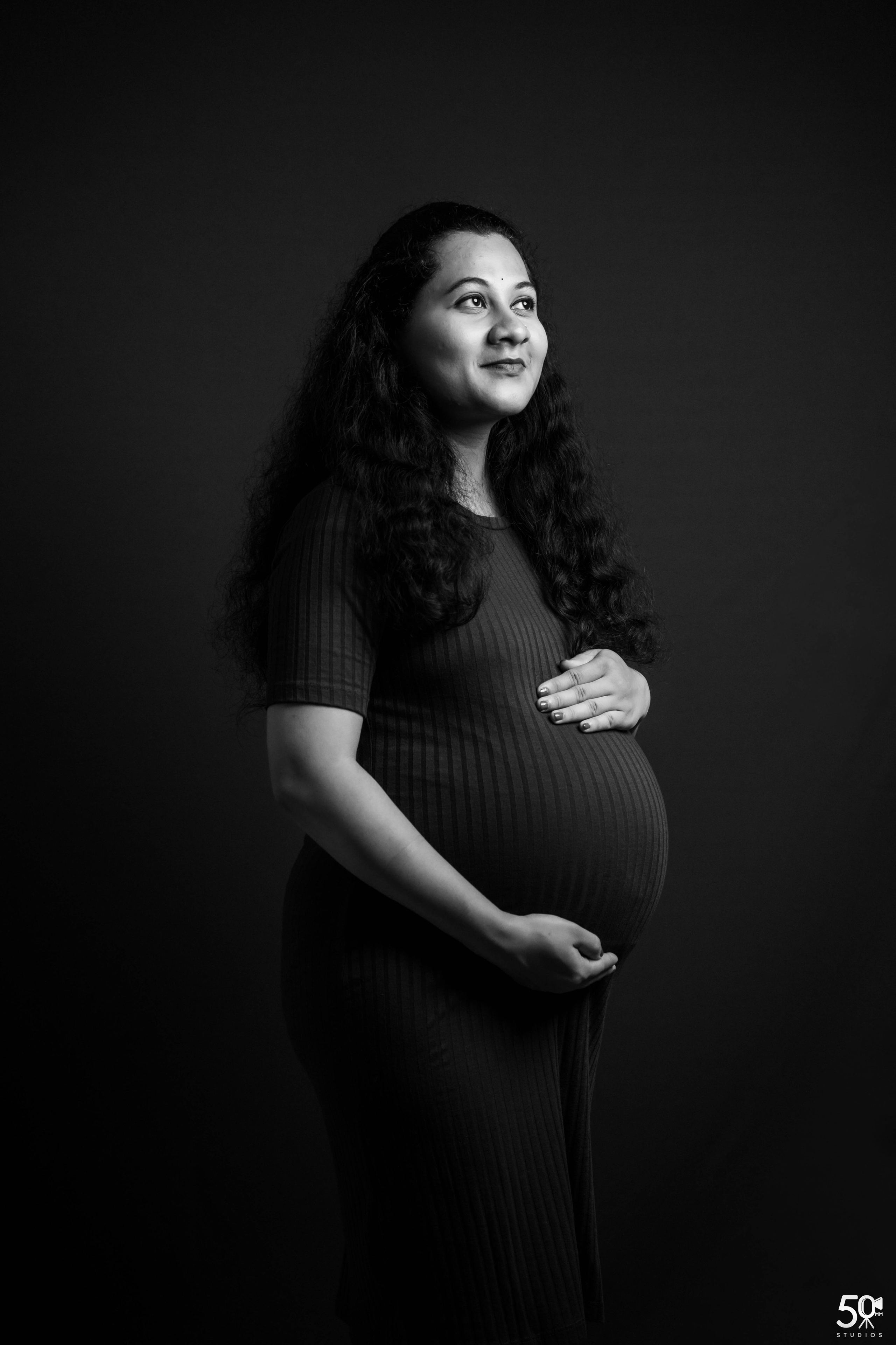 MATERNITY AND BABY SHOOTS. 50mm STUDIOS