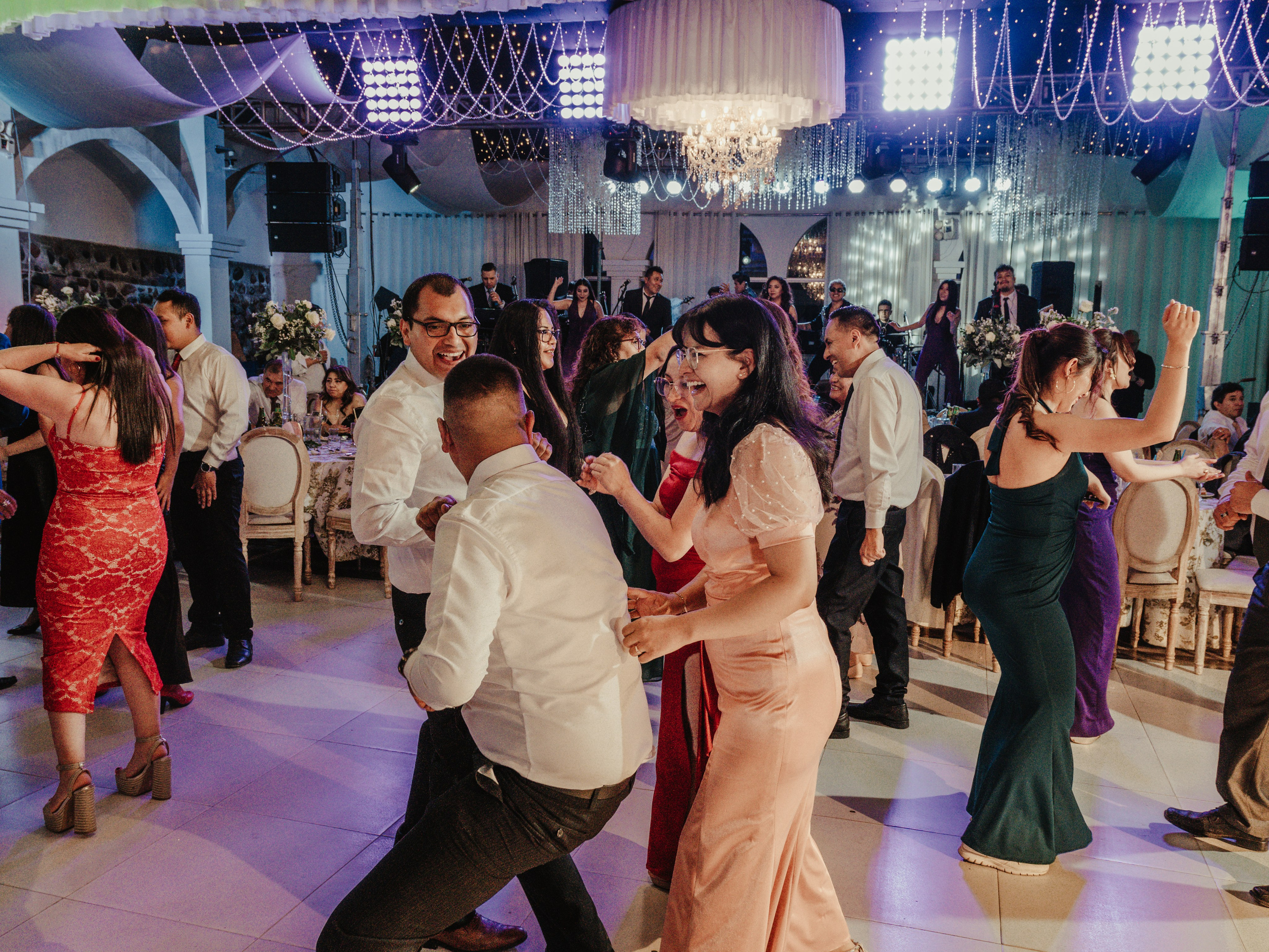 CARLA Y MARIO BODA RELIGIOSA. Studio KVTA | Fotografía y Video de Bodas en Arequipa