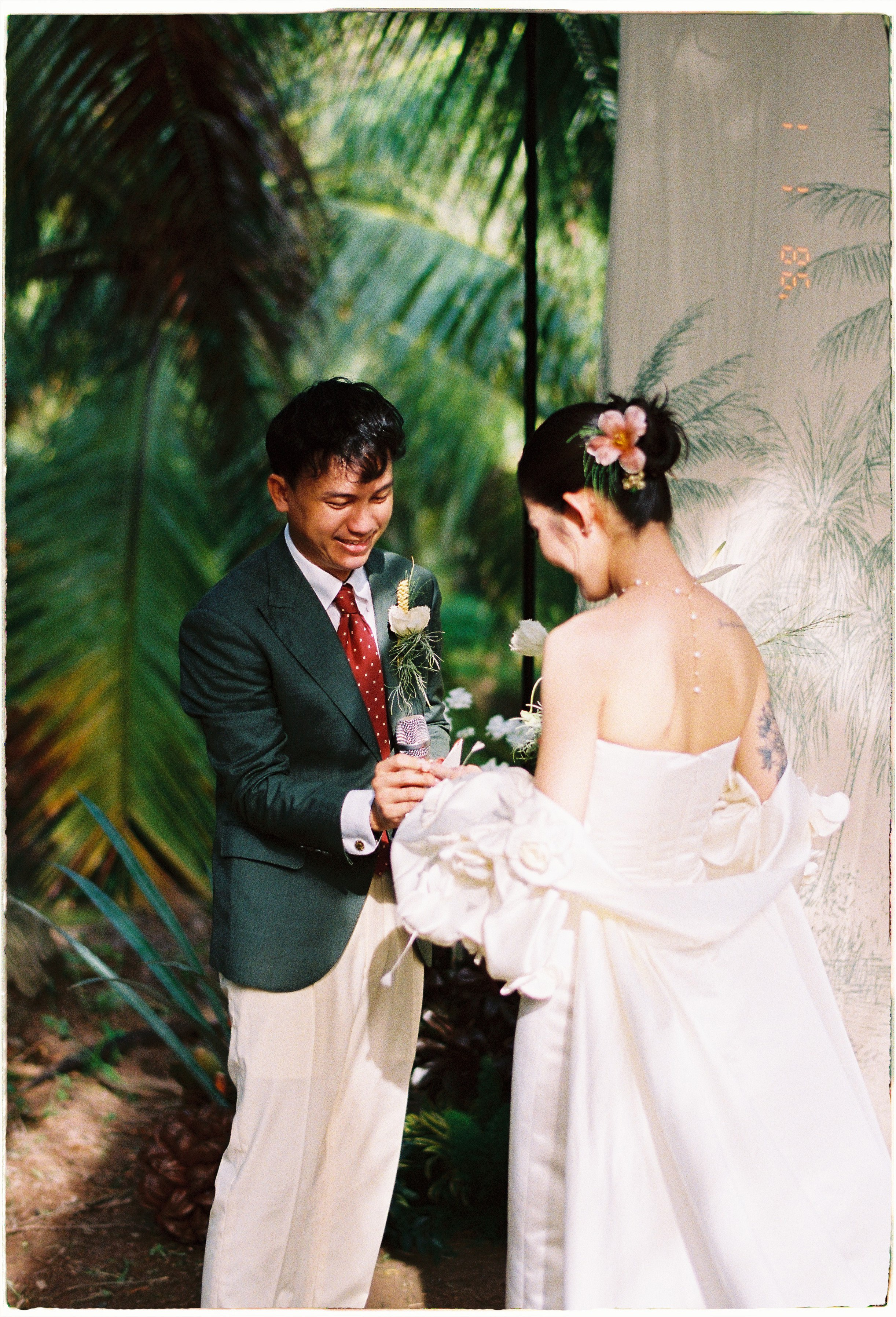 Khâm & Châu. Cam Images