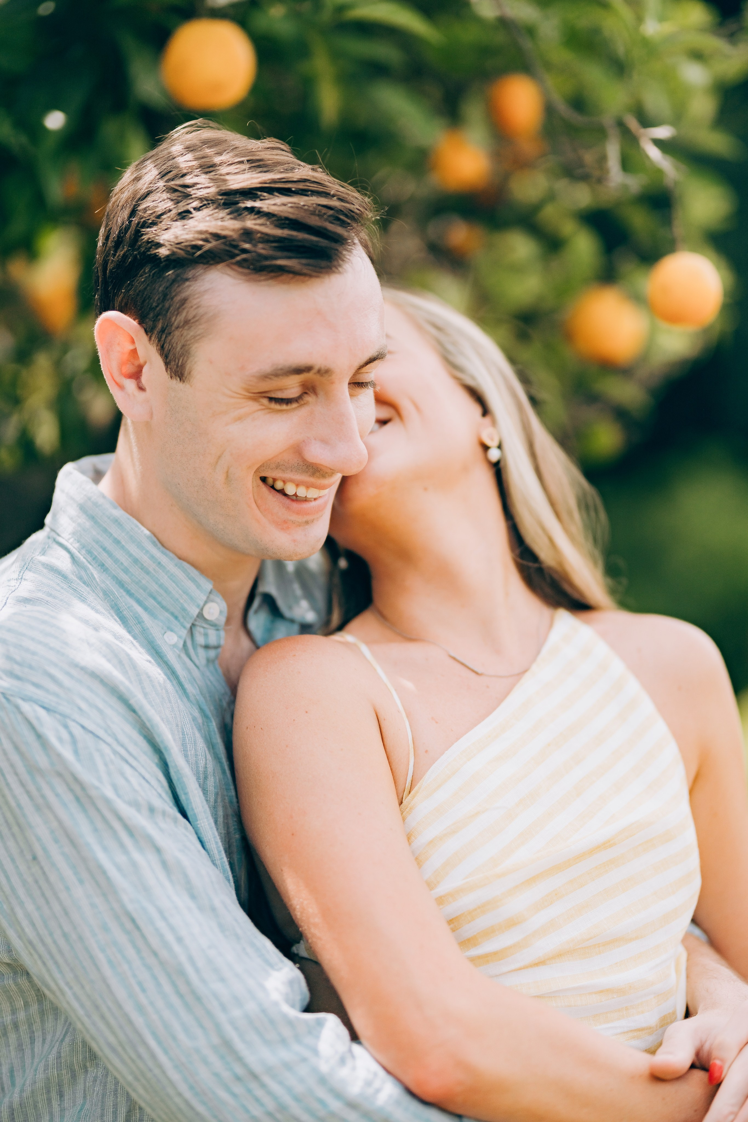 Relaxed Couple Session in Mallorca — Citrus Fields & Seaside. Фотограф у Пальма де Майорка